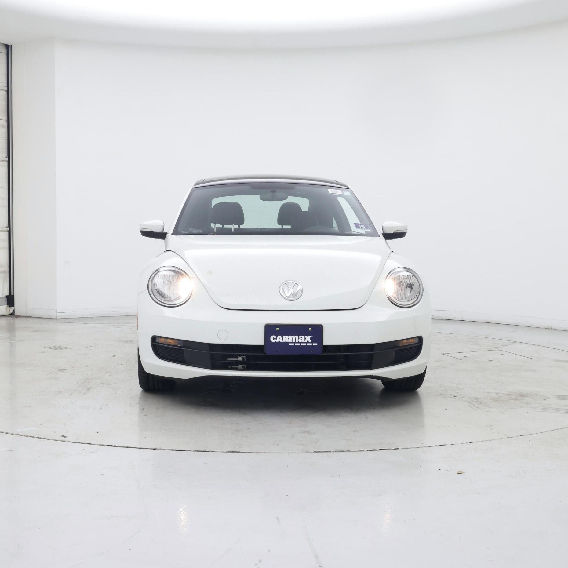 Thumbnail: 2015 Volkswagen Beetle - 5