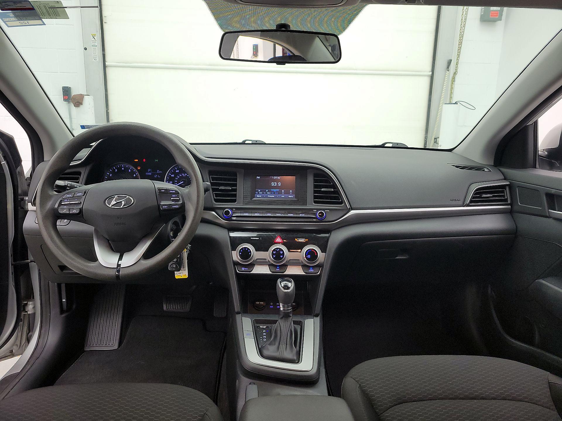 Thumbnail: 2019 Hyundai Elantra - 9
