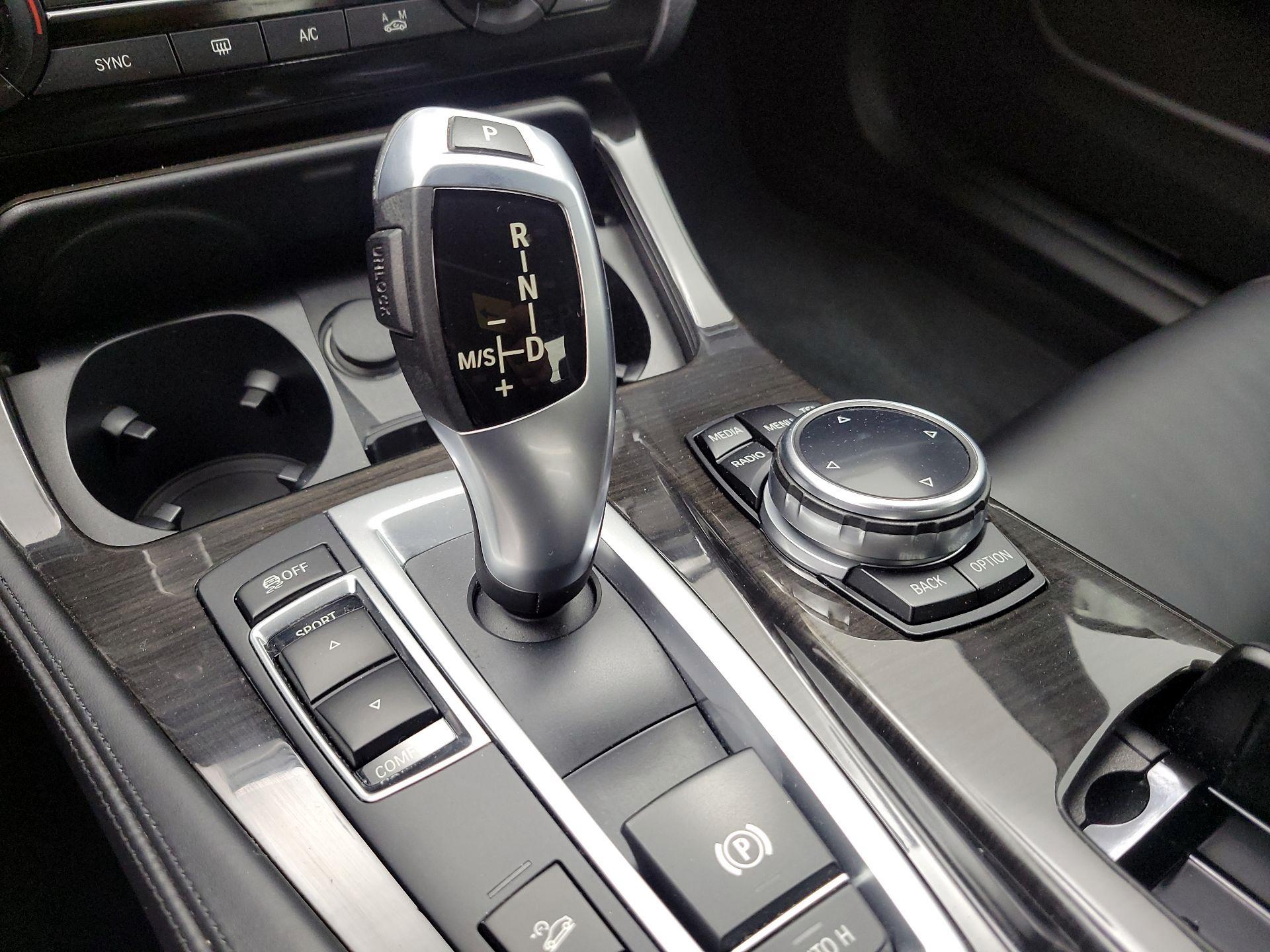 Thumbnail: 2015 BMW 5 Series - 17