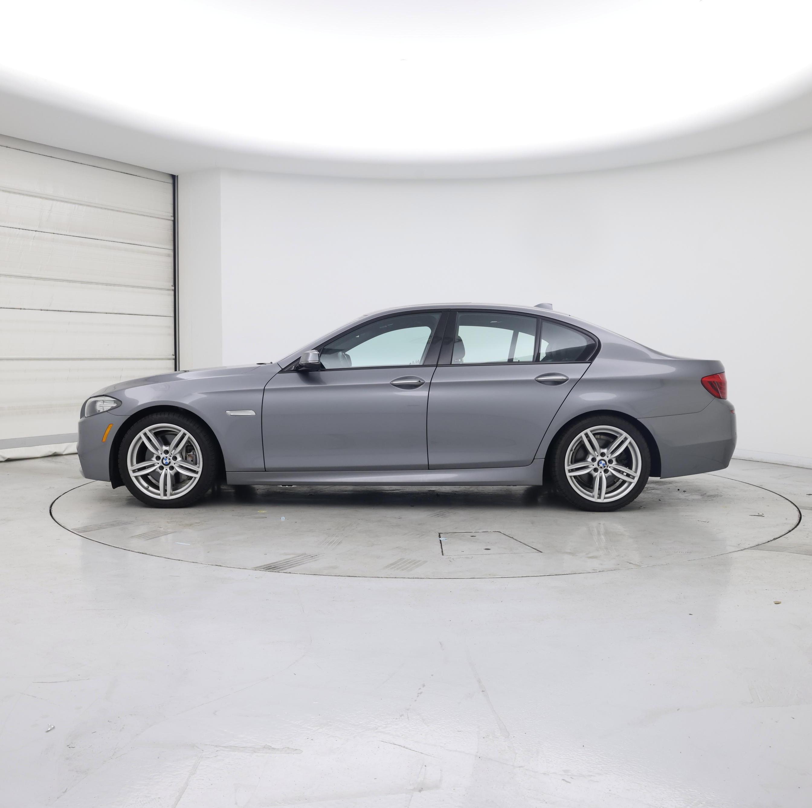 Thumbnail: 2015 BMW 5 Series - 3