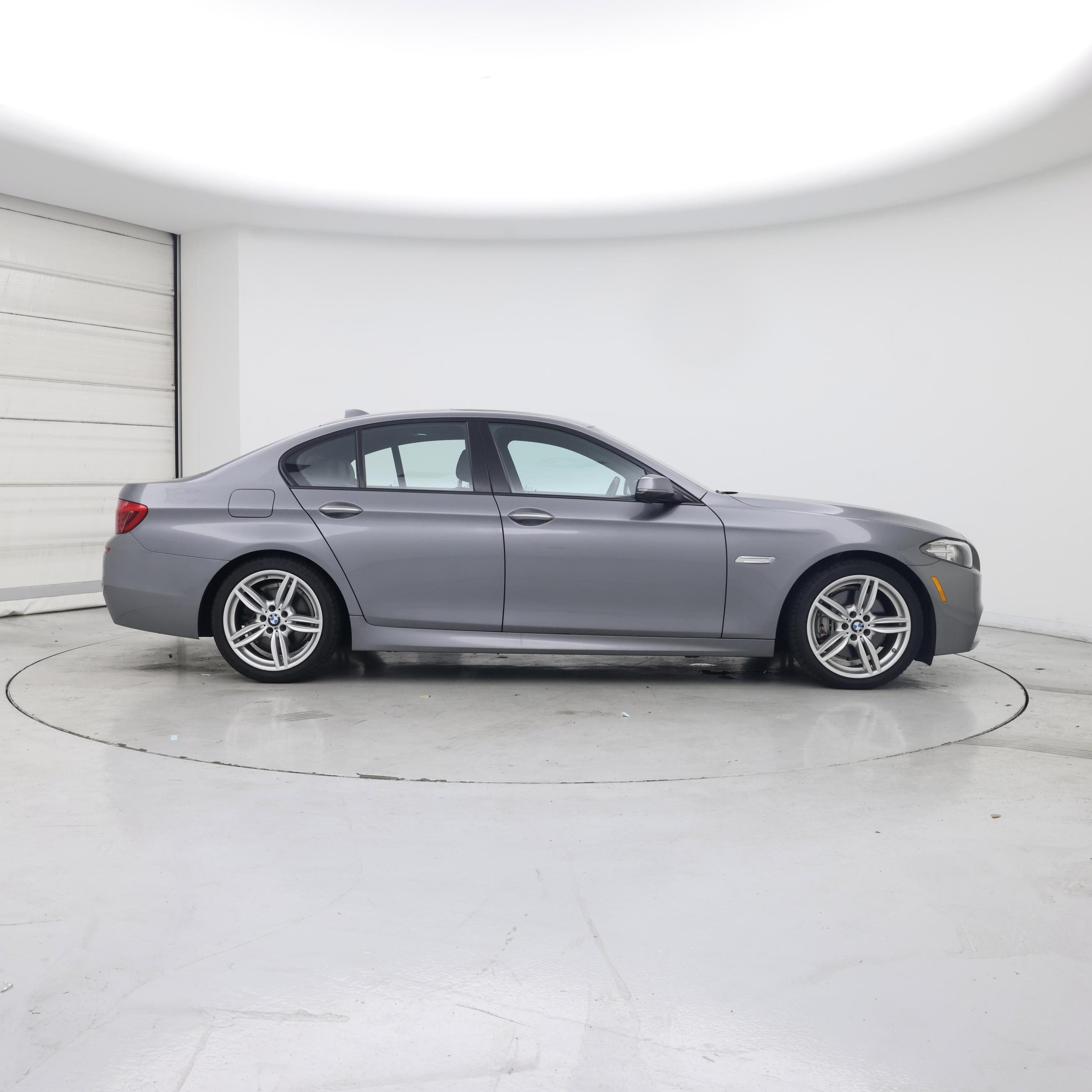 Thumbnail: 2015 BMW 5 Series - 7