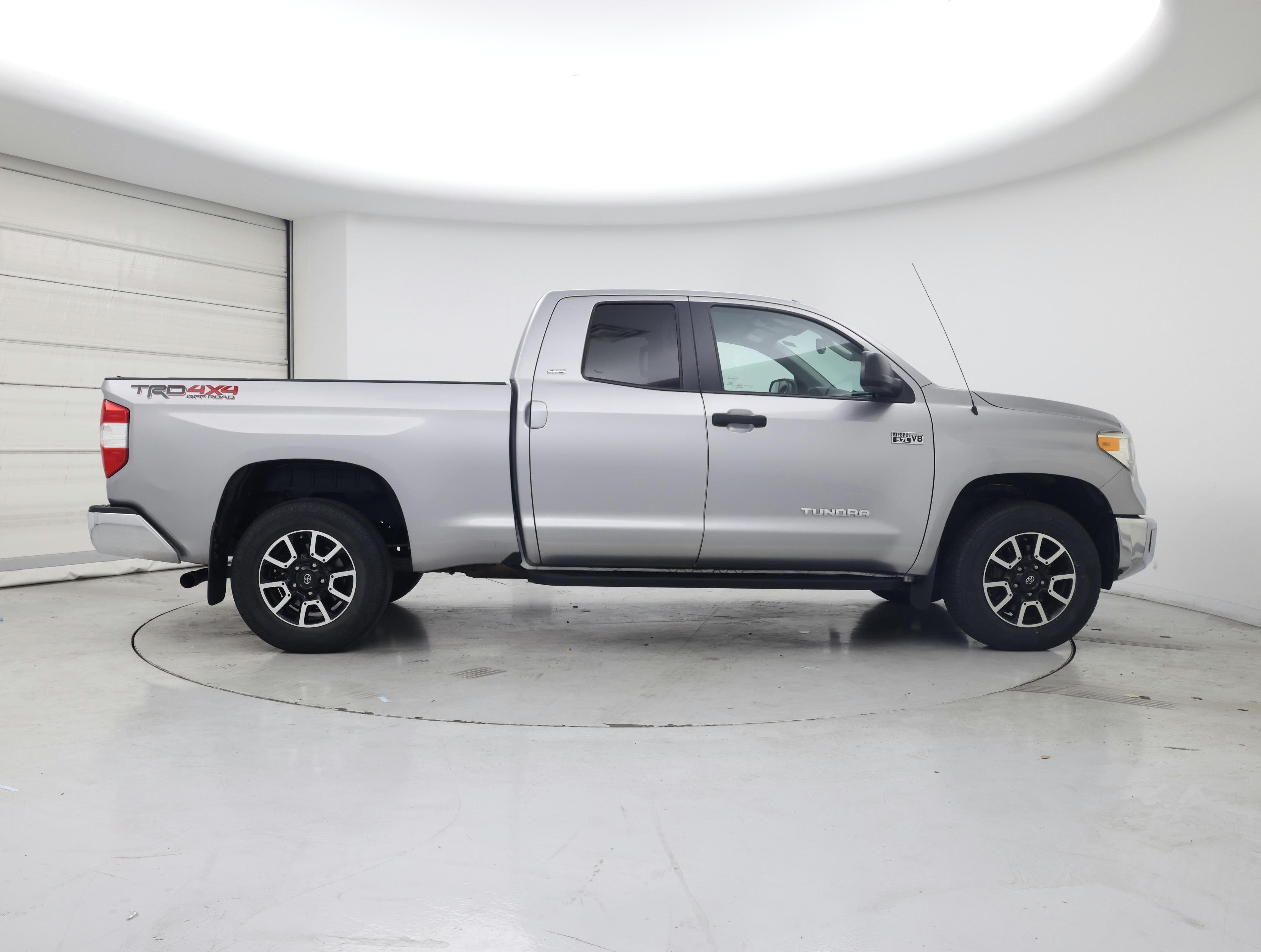 Thumbnail: 2017 Toyota Tundra - 7