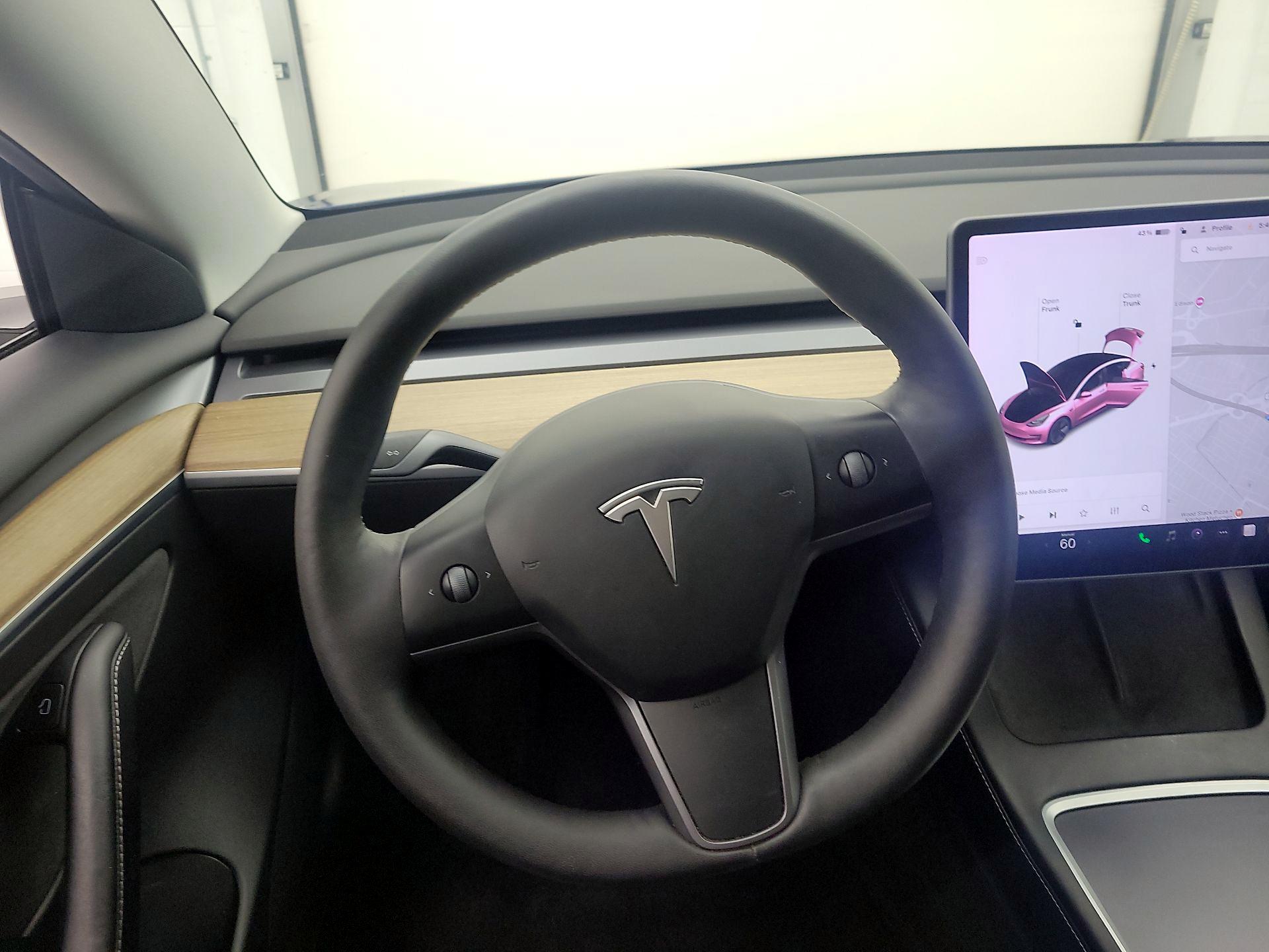 Thumbnail: 2021 Tesla Model 3 - 10