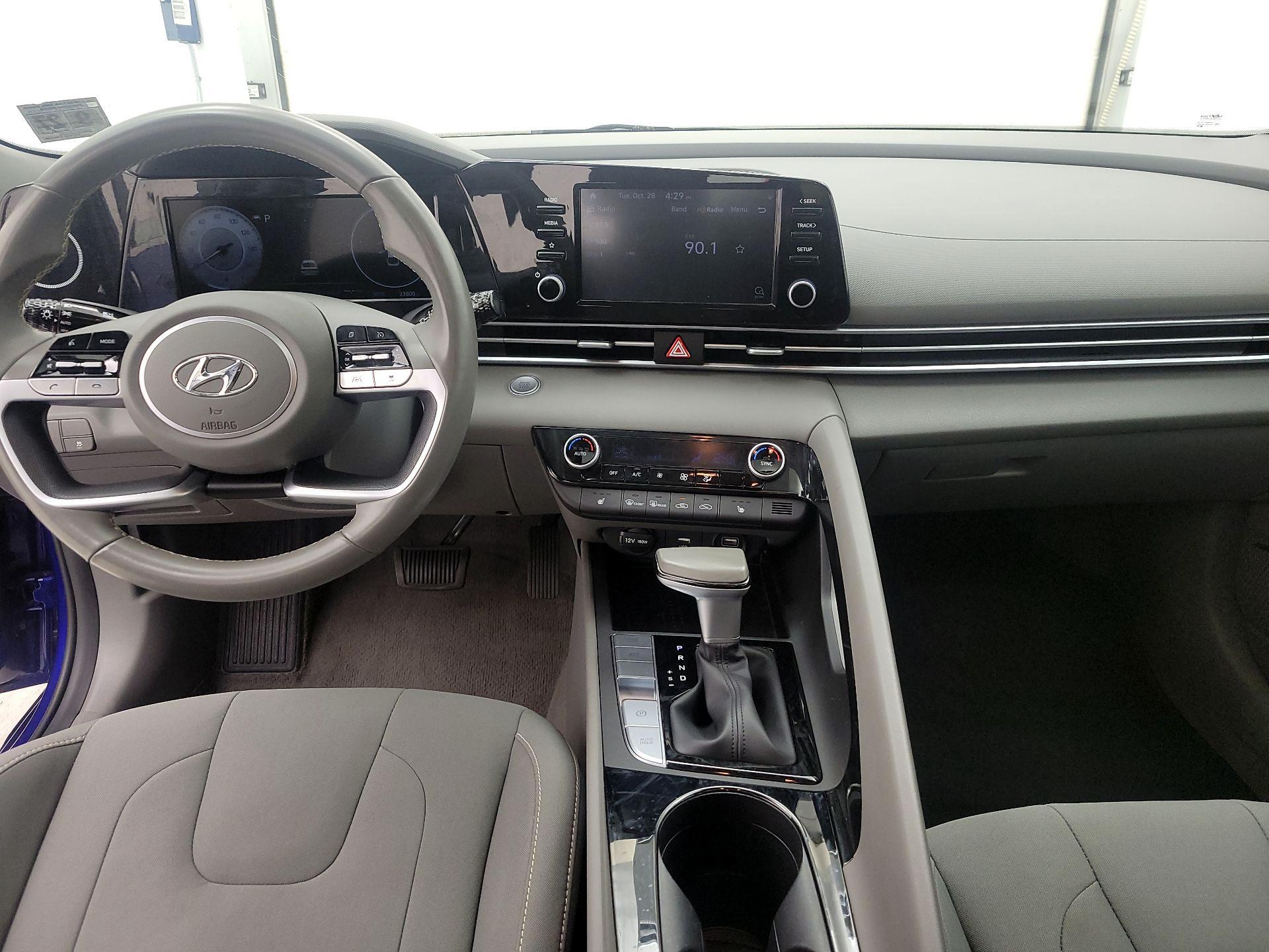 Thumbnail: 2022 Hyundai Elantra - 9