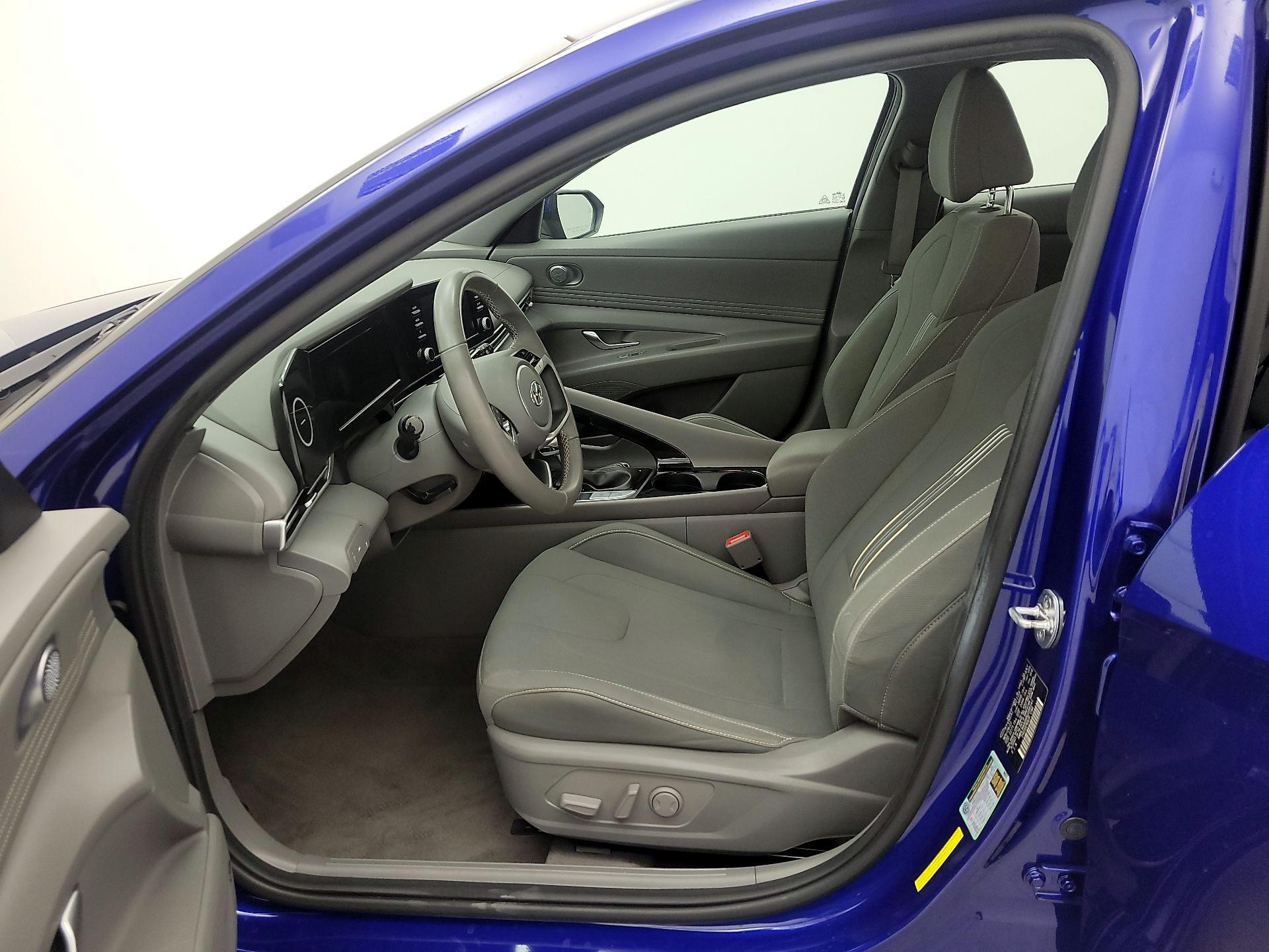 Thumbnail: 2022 Hyundai Elantra - 11