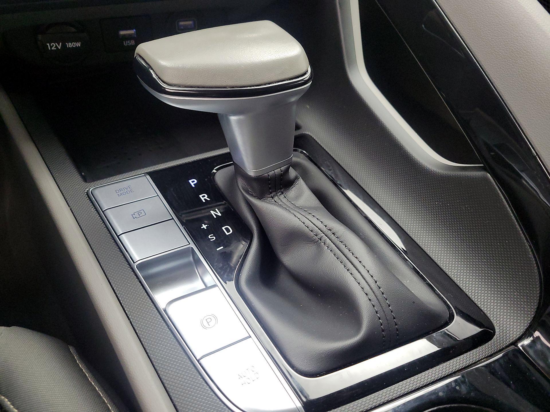 Thumbnail: 2022 Hyundai Elantra - 17