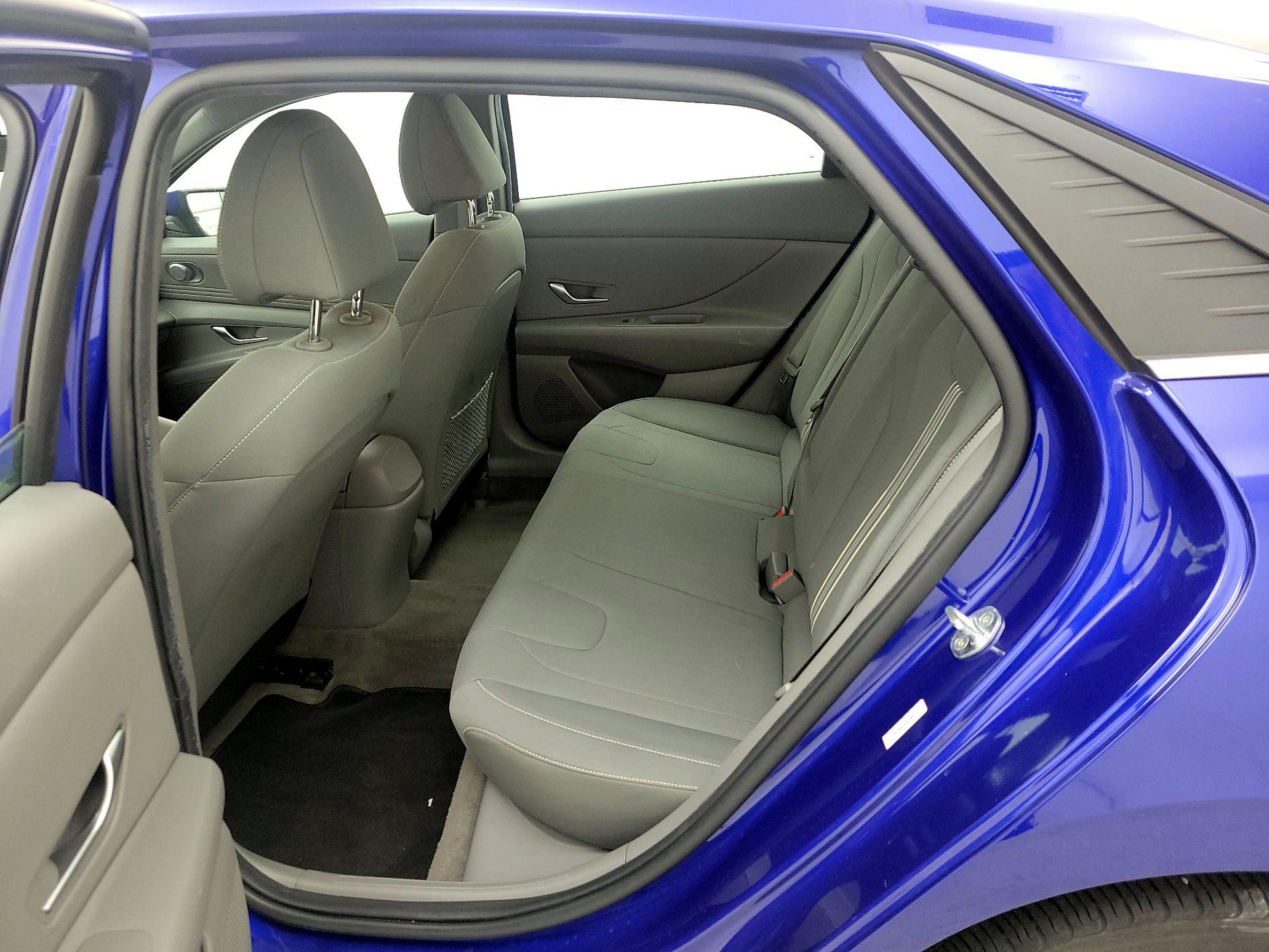 Thumbnail: 2022 Hyundai Elantra - 20