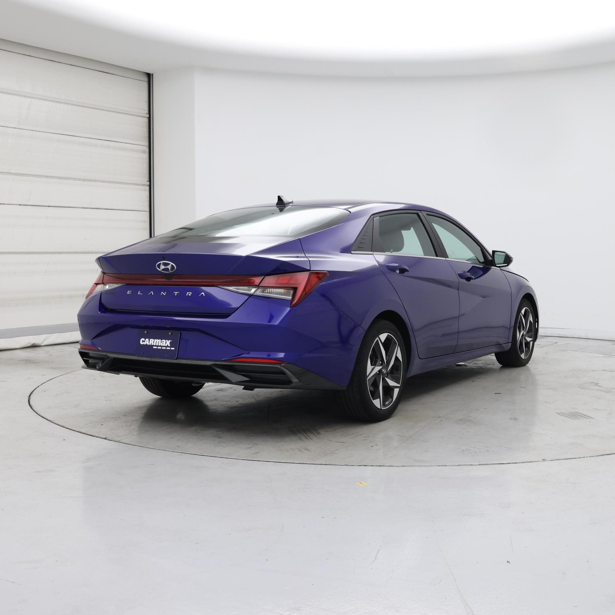 Thumbnail: 2022 Hyundai Elantra - 8