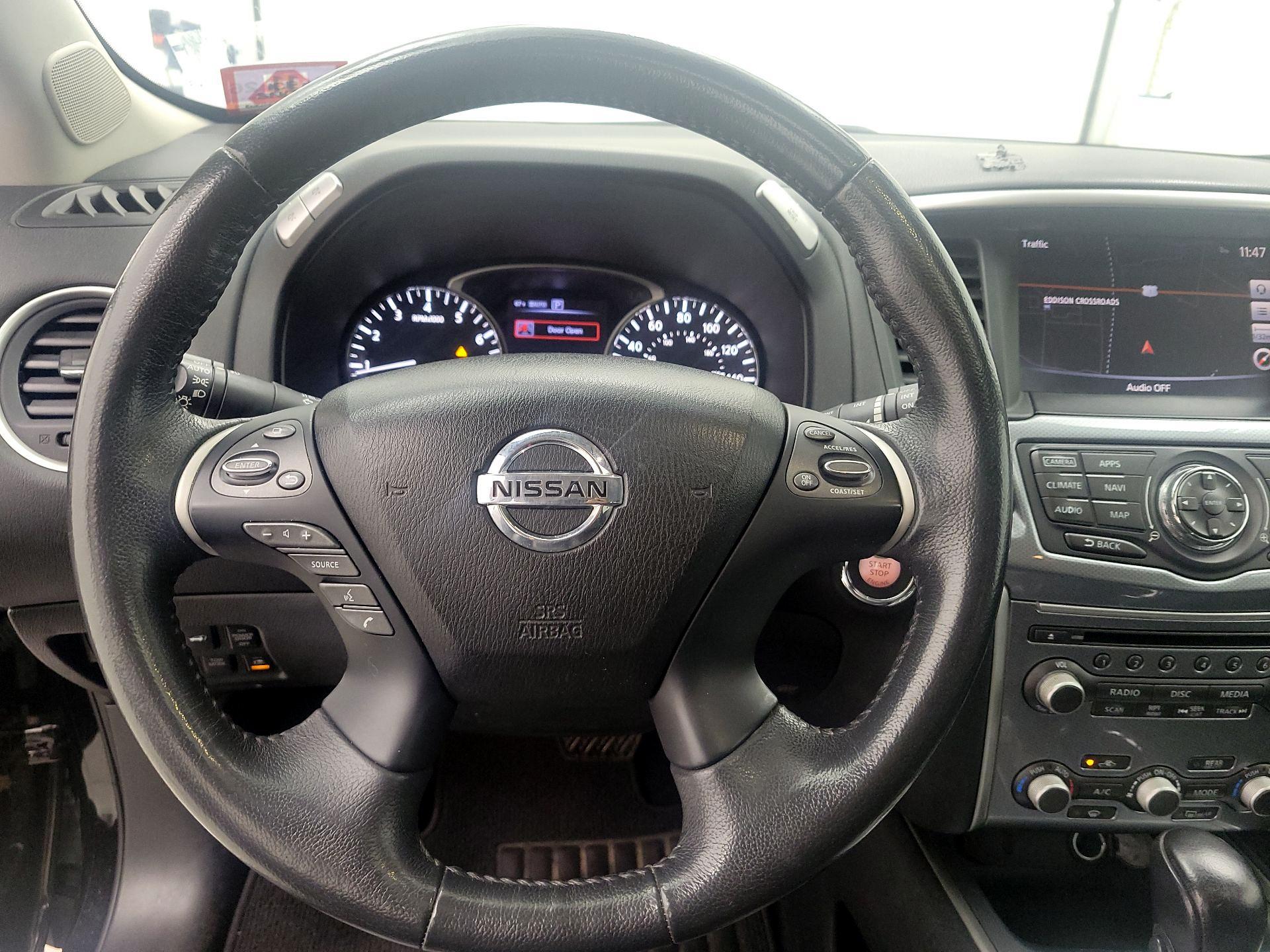 Thumbnail: 2017 Nissan Pathfinder - 10