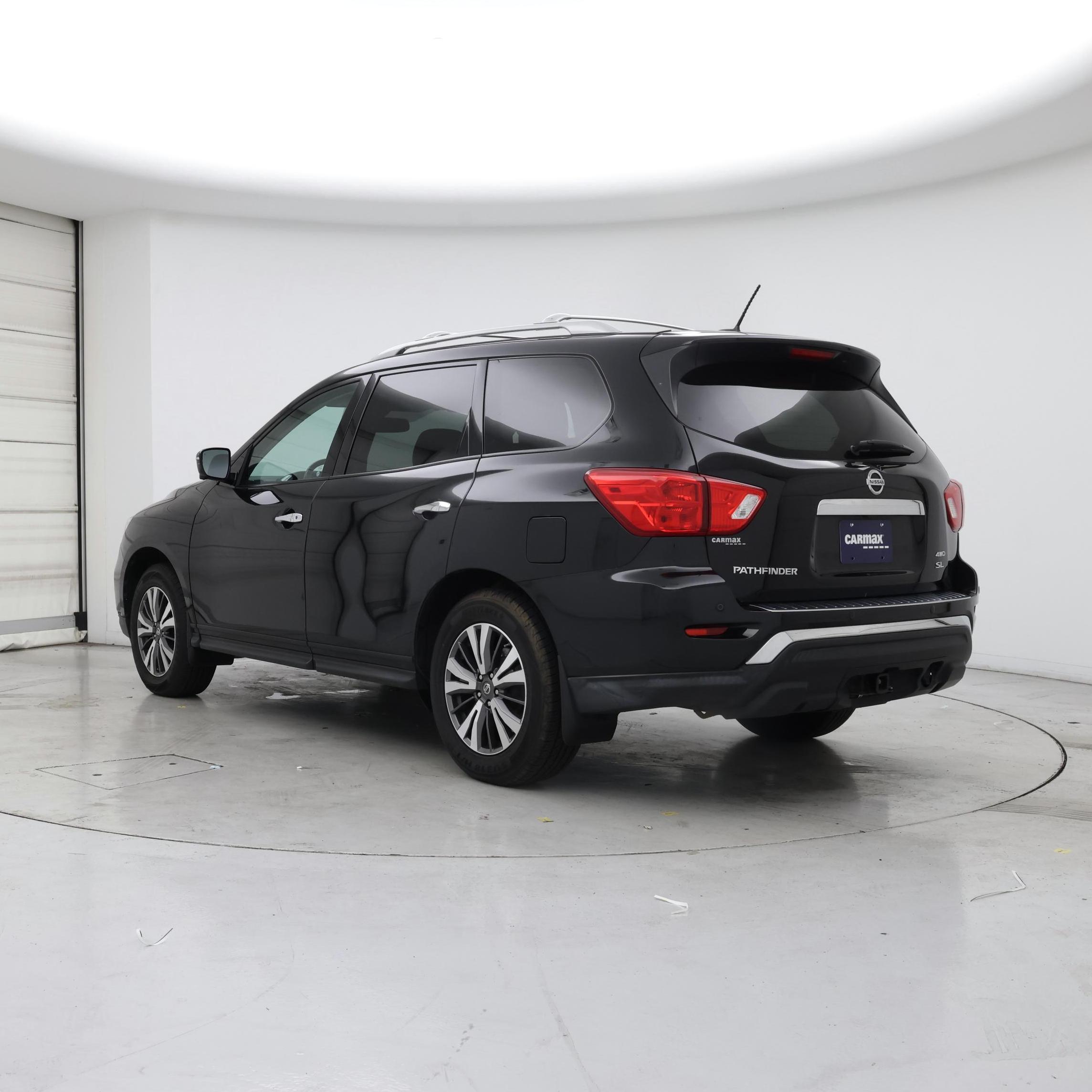 Thumbnail: 2017 Nissan Pathfinder - 2