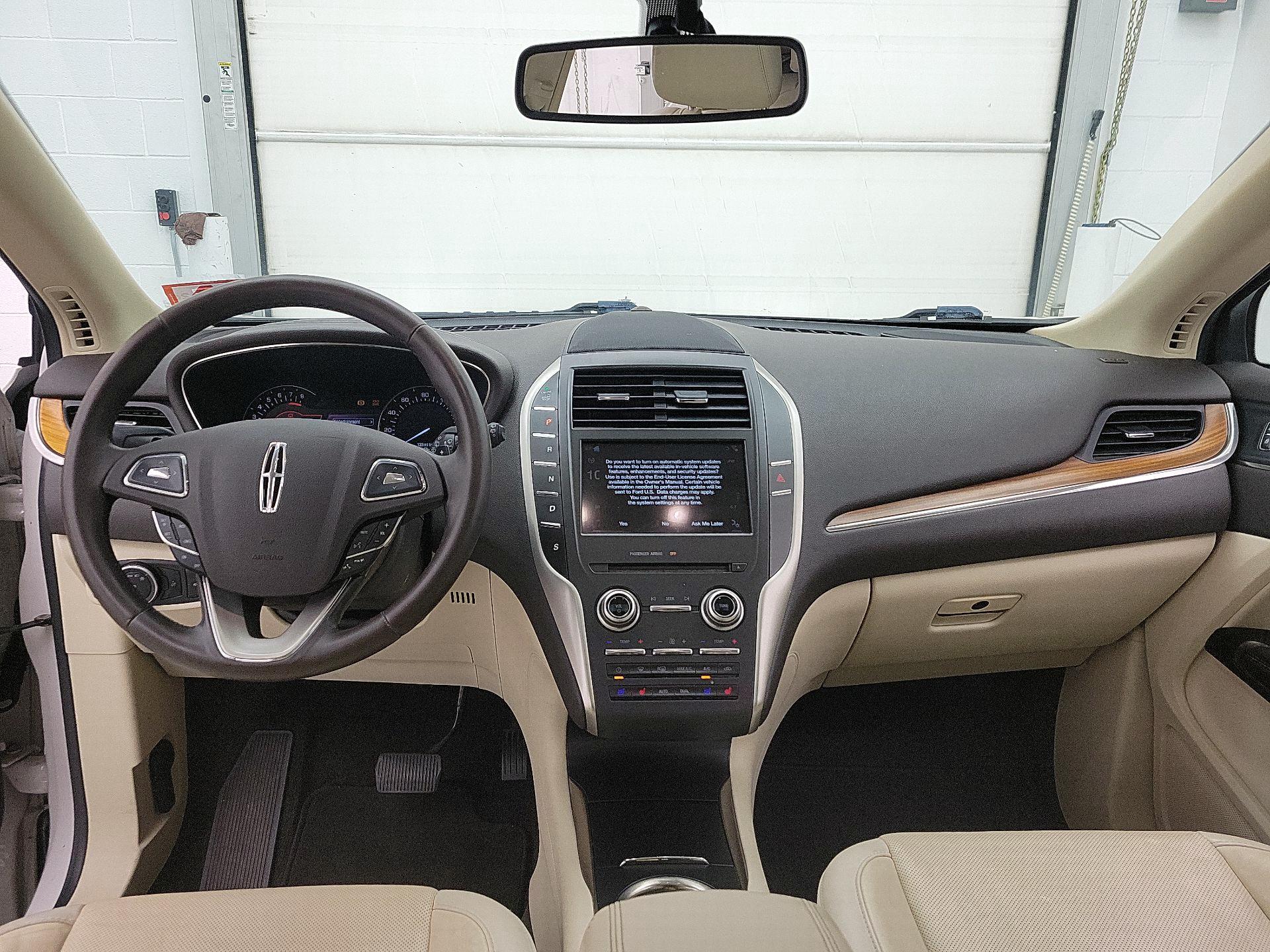 Thumbnail: 2016 Lincoln MKC - 9
