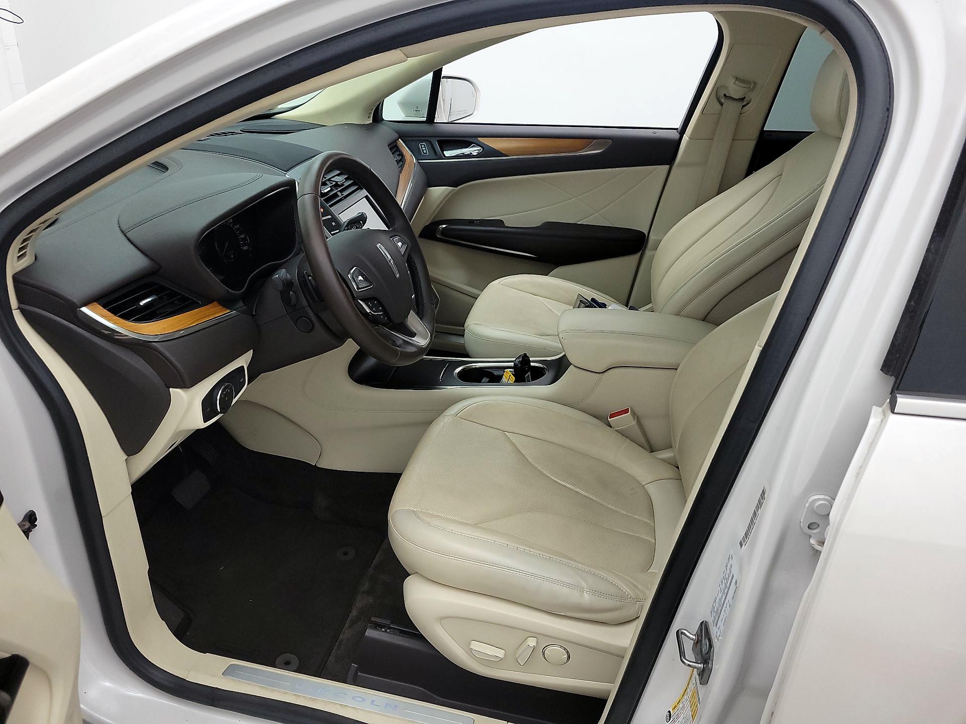 Thumbnail: 2016 Lincoln MKC - 11