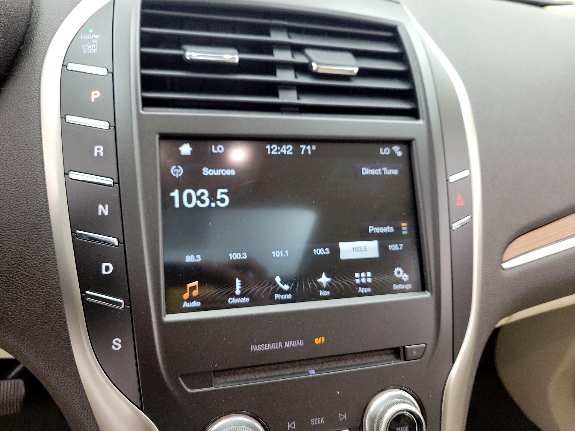 Thumbnail: 2016 Lincoln MKC - 16
