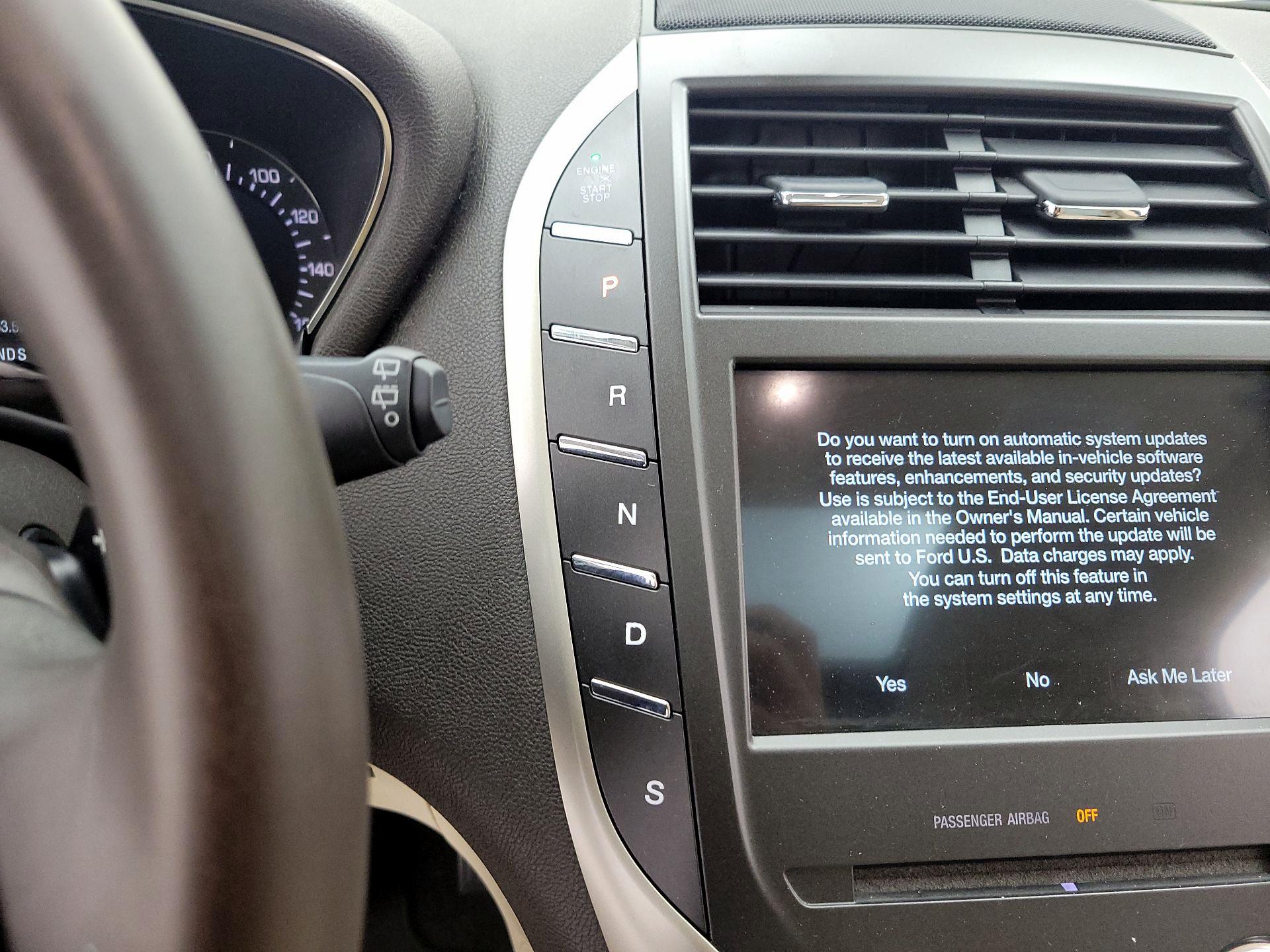 Thumbnail: 2016 Lincoln MKC - 18