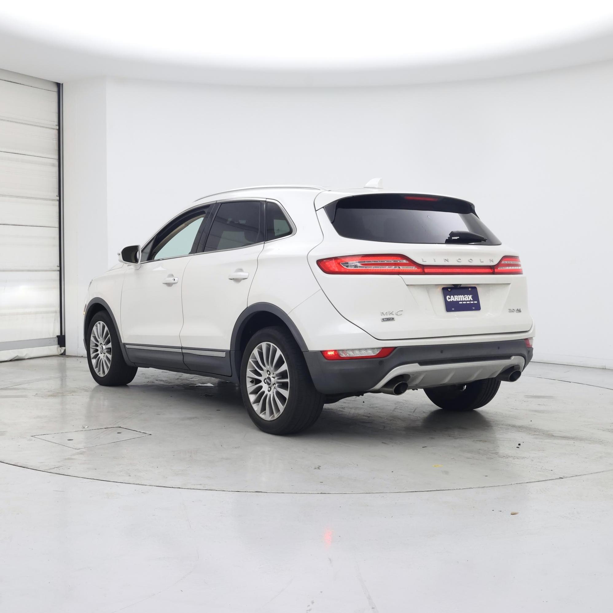 Thumbnail: 2016 Lincoln MKC - 2