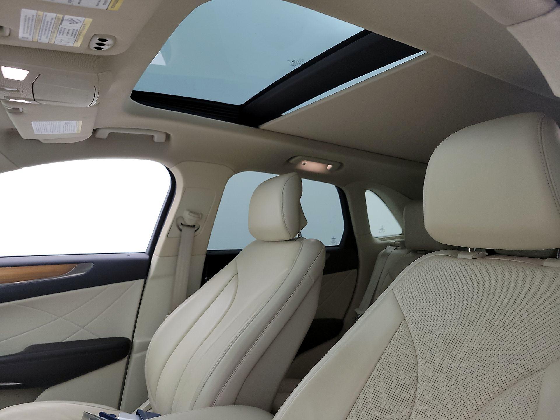 Thumbnail: 2016 Lincoln MKC - 20