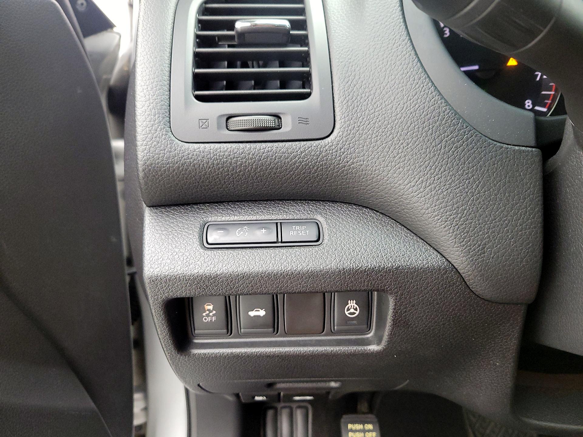 Thumbnail: 2014 Nissan Altima - 13