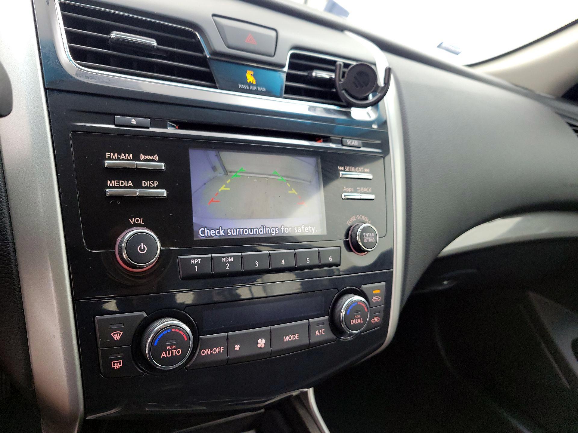 Thumbnail: 2014 Nissan Altima - 14