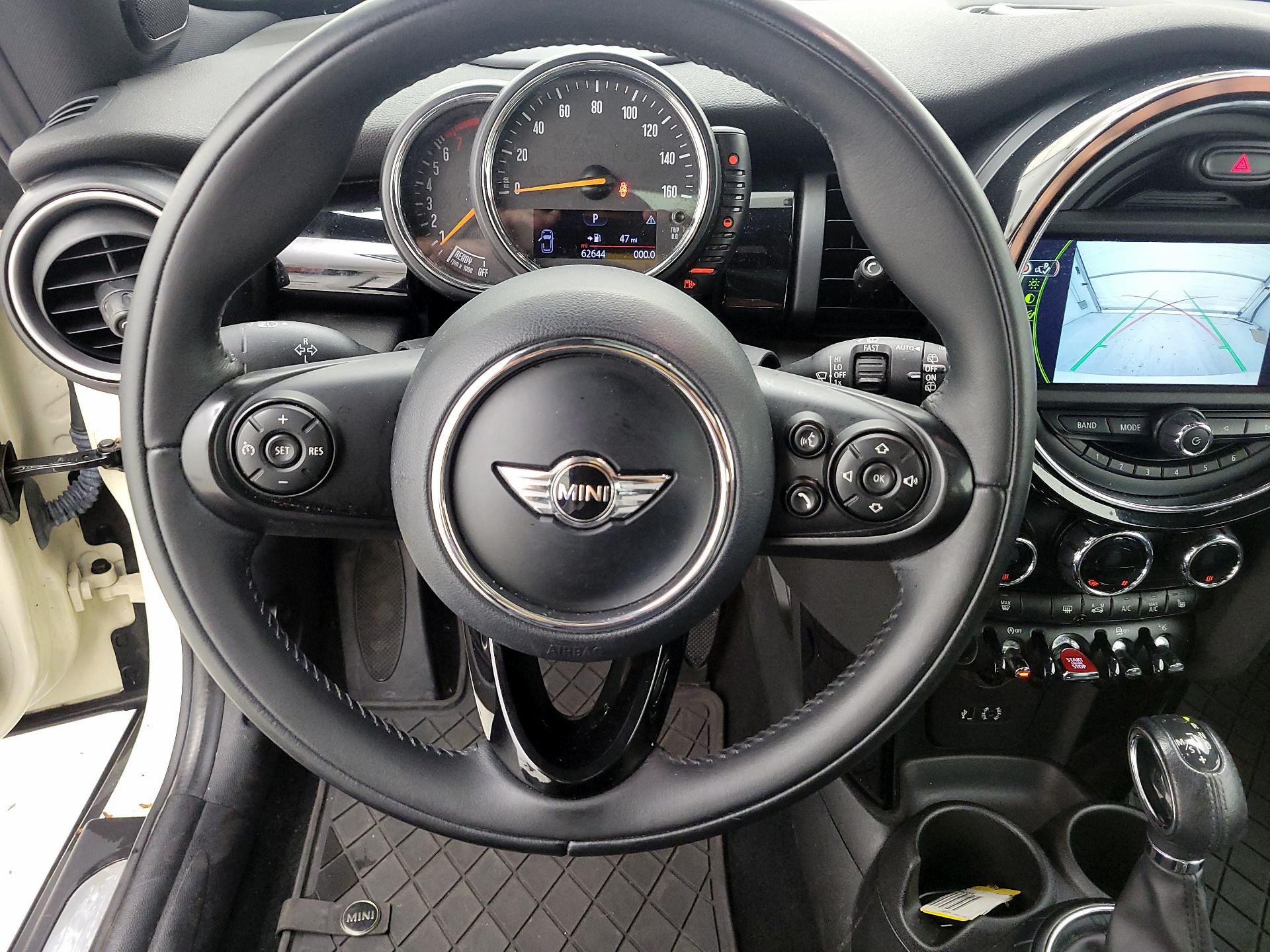 Thumbnail: 2015 MINI Cooper Hardtop - 10