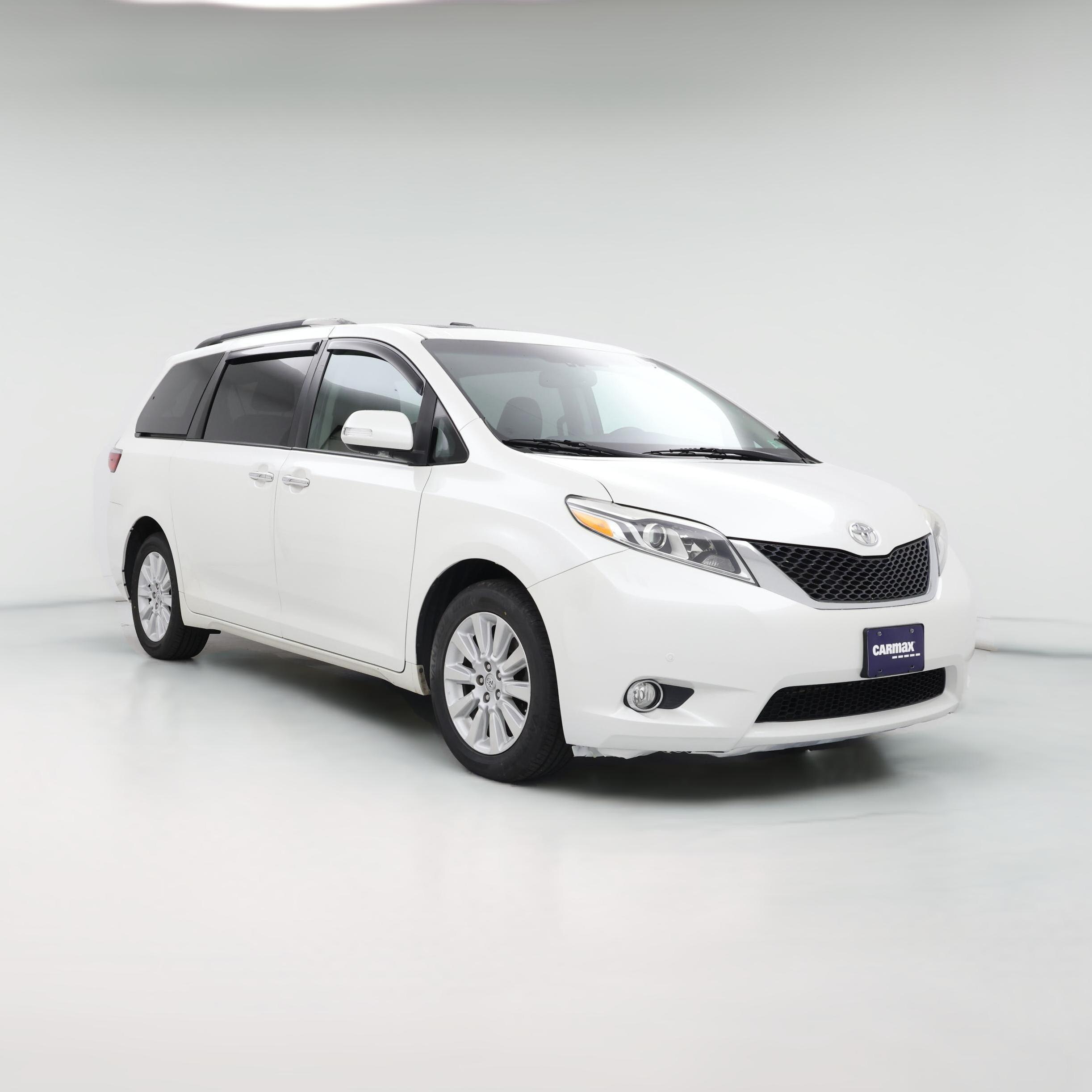 Thumbnail: 2015 Toyota Sienna - 1