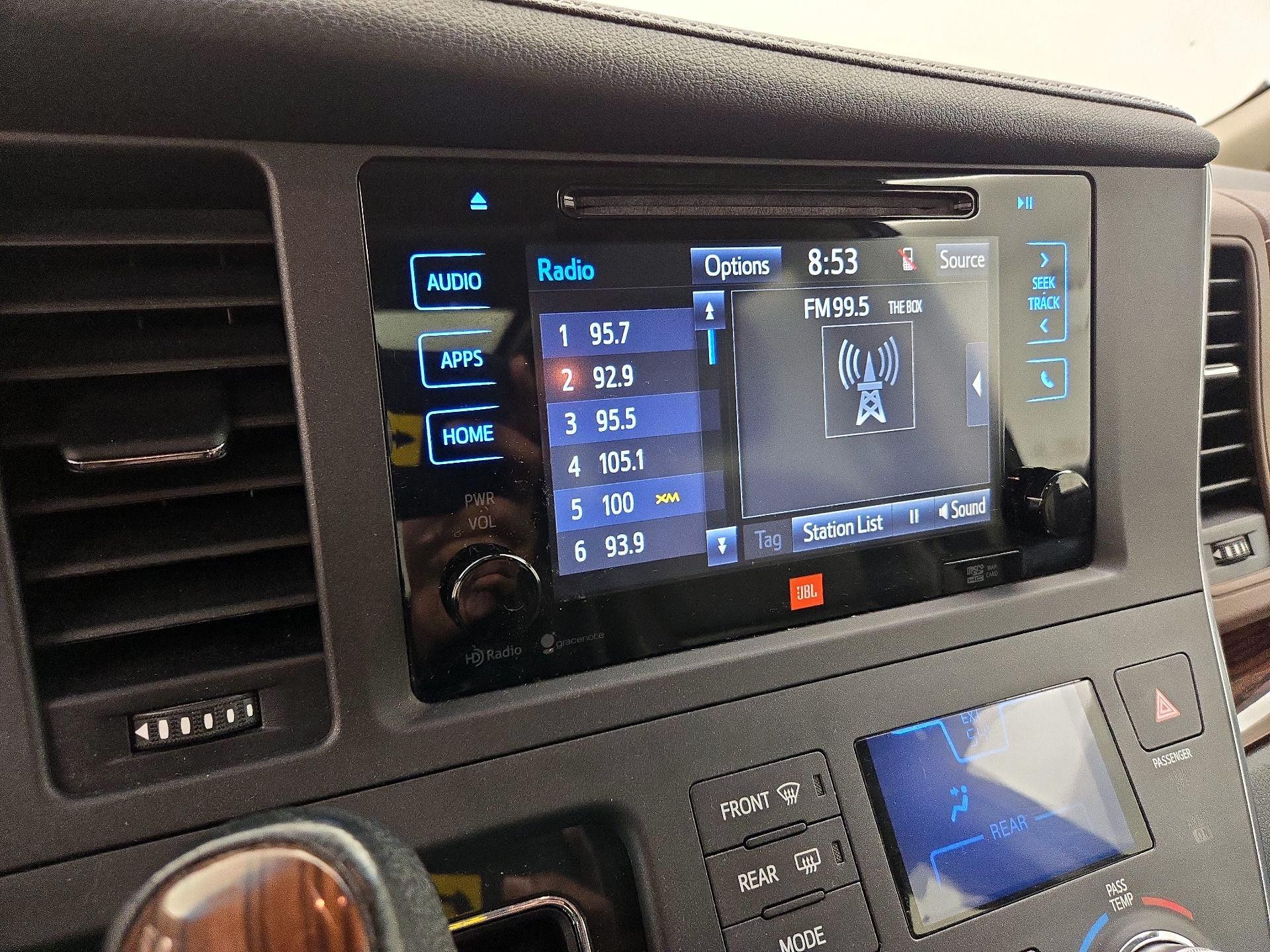 Thumbnail: 2015 Toyota Sienna - 15
