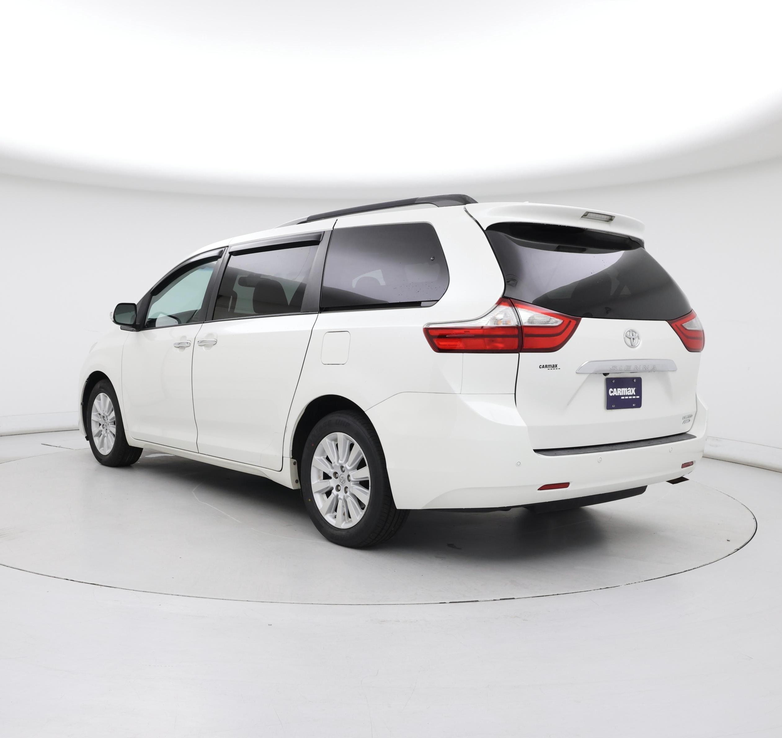Thumbnail: 2015 Toyota Sienna - 2