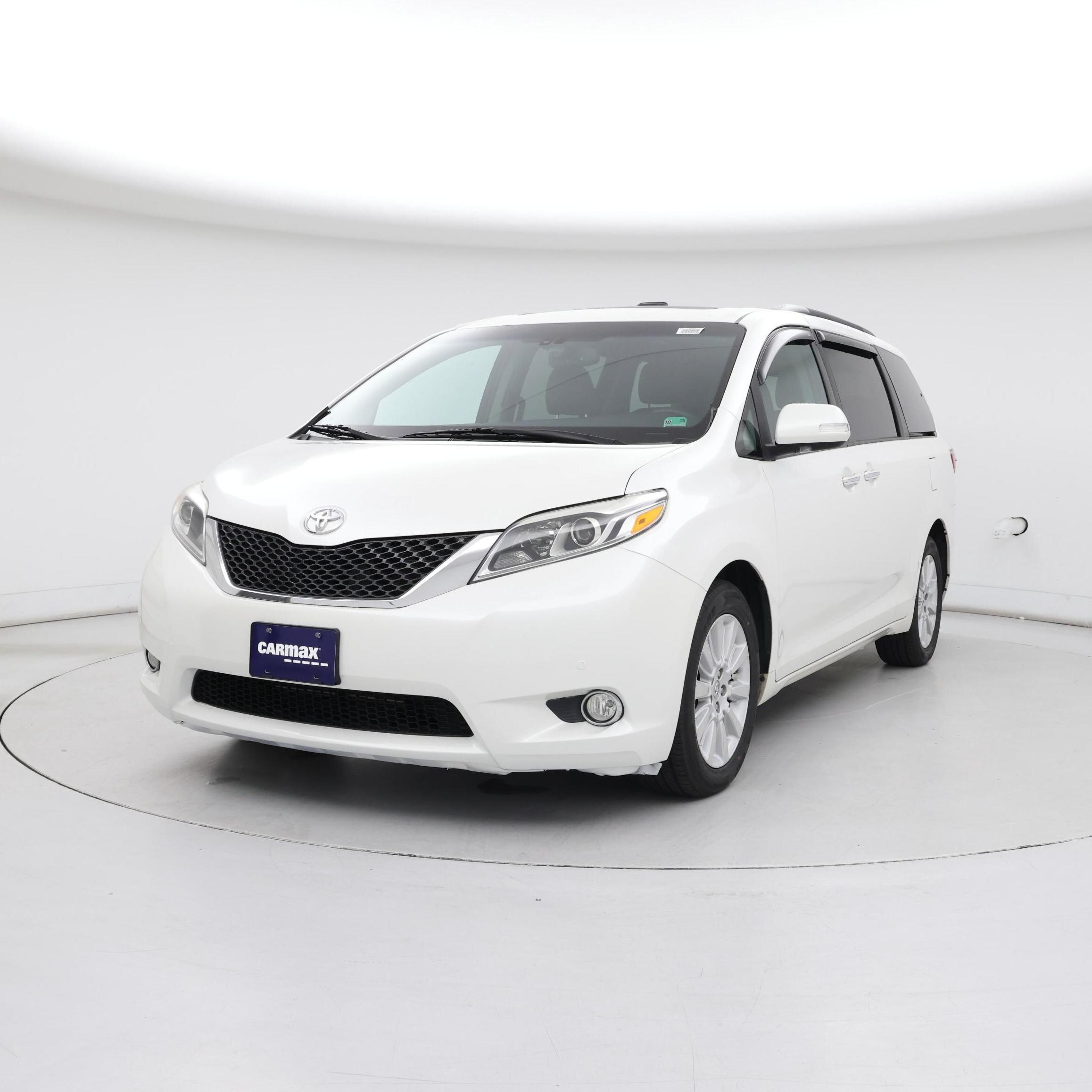 Thumbnail: 2015 Toyota Sienna - 4