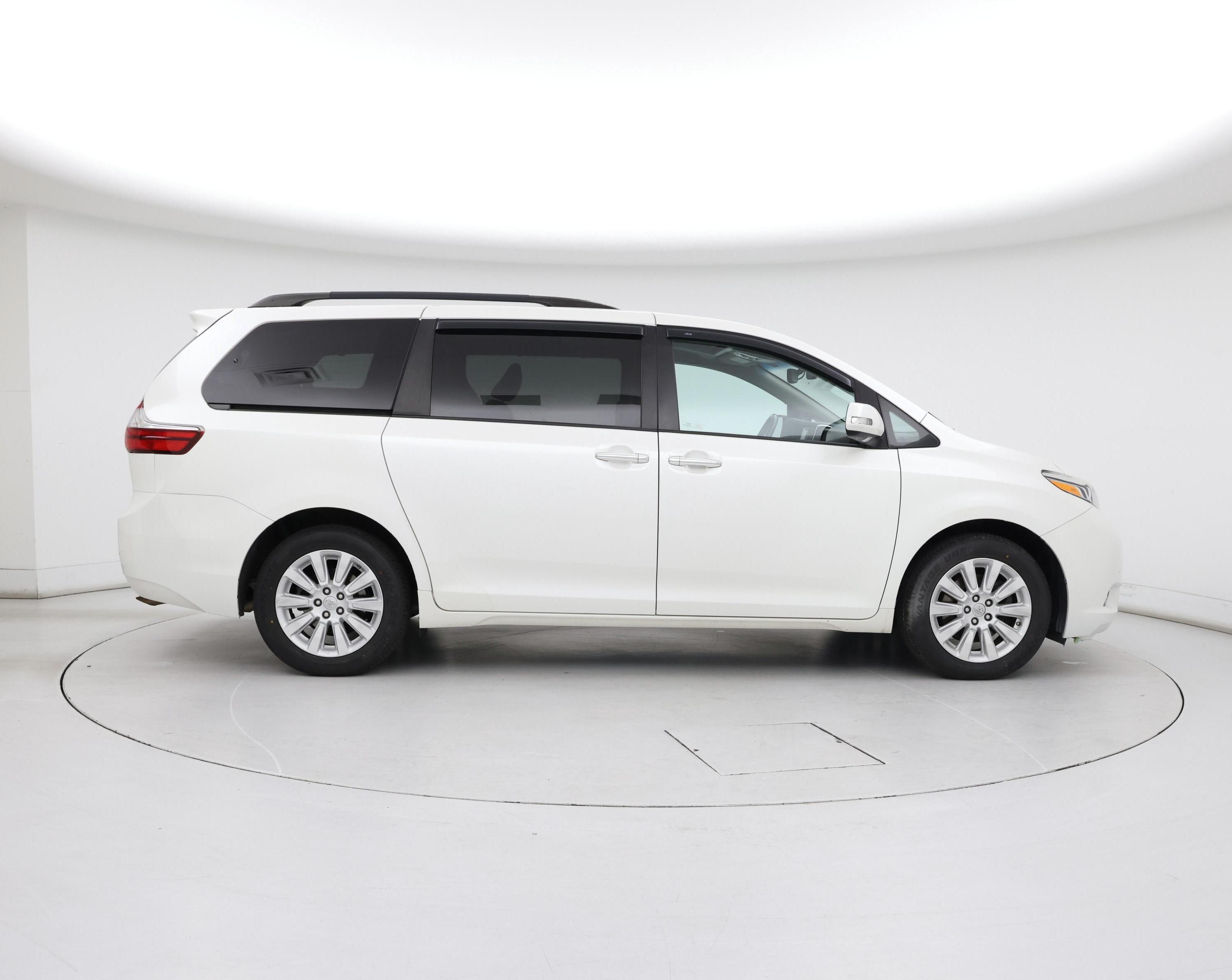 Thumbnail: 2015 Toyota Sienna - 7