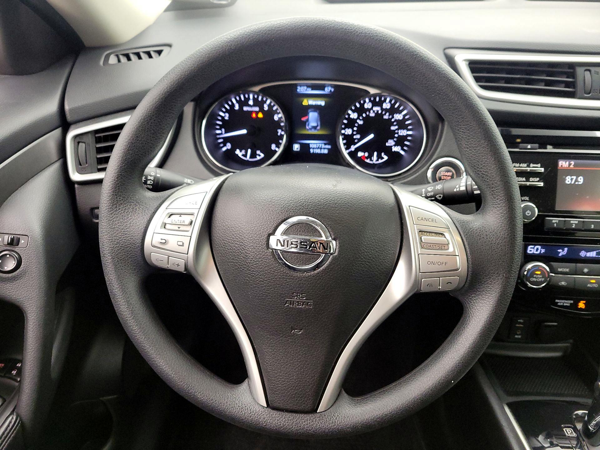 Thumbnail: 2015 Nissan Rogue - 10