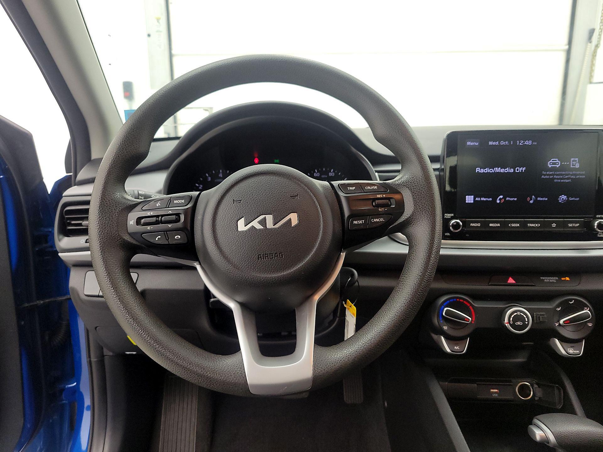 Thumbnail: 2023 Kia Rio - 10