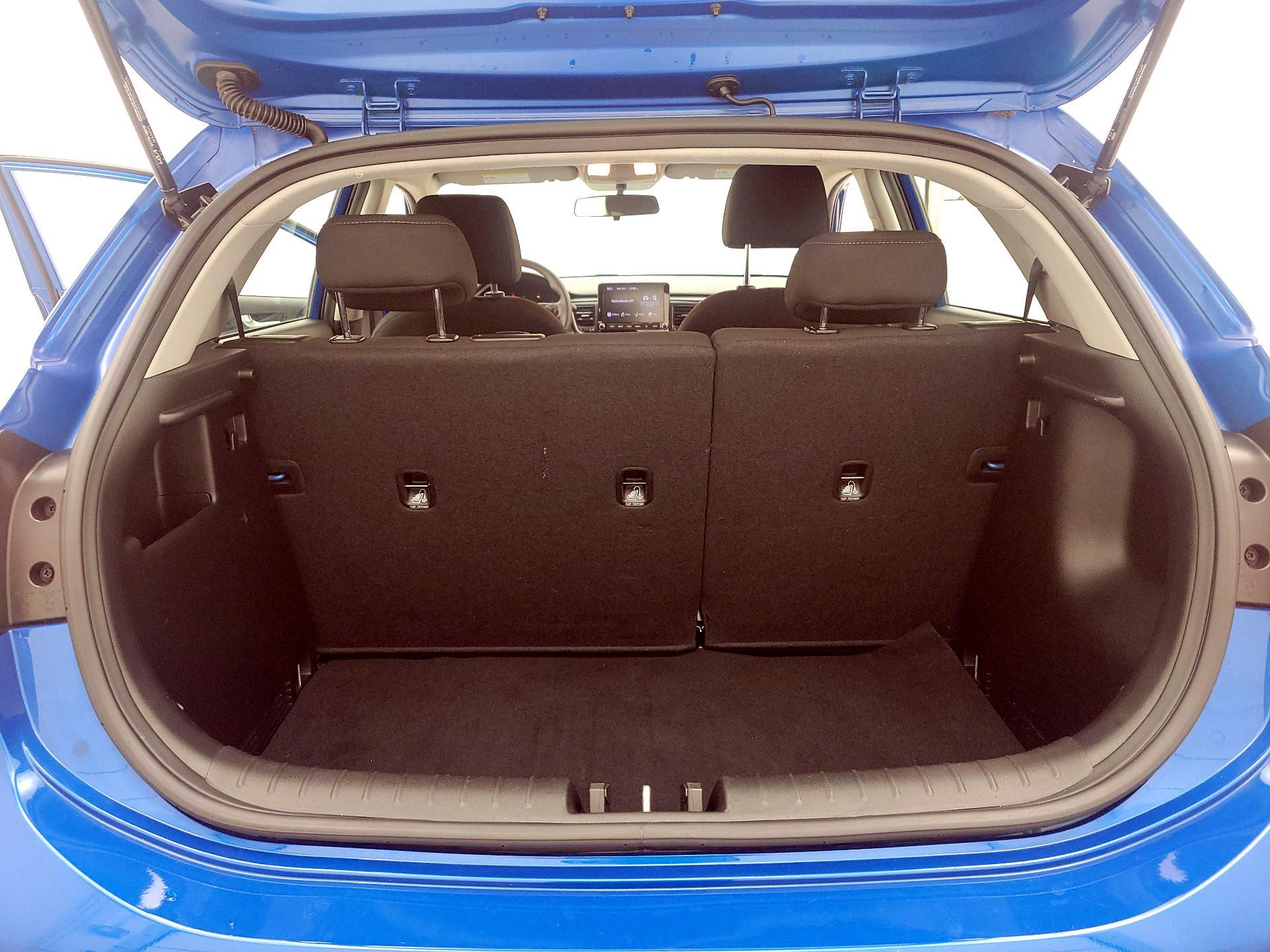 Thumbnail: 2023 Kia Rio - 18