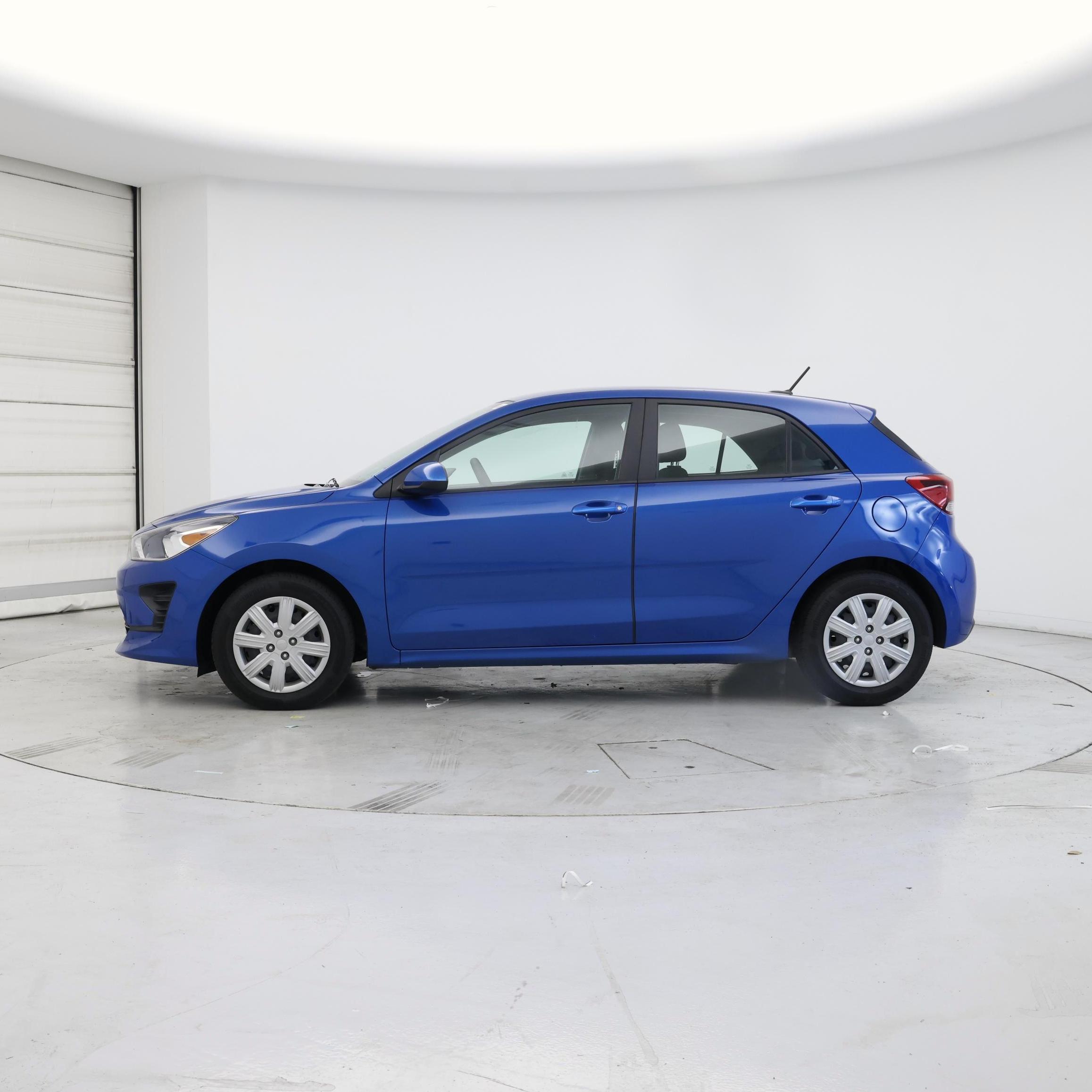 Thumbnail: 2023 Kia Rio - 3