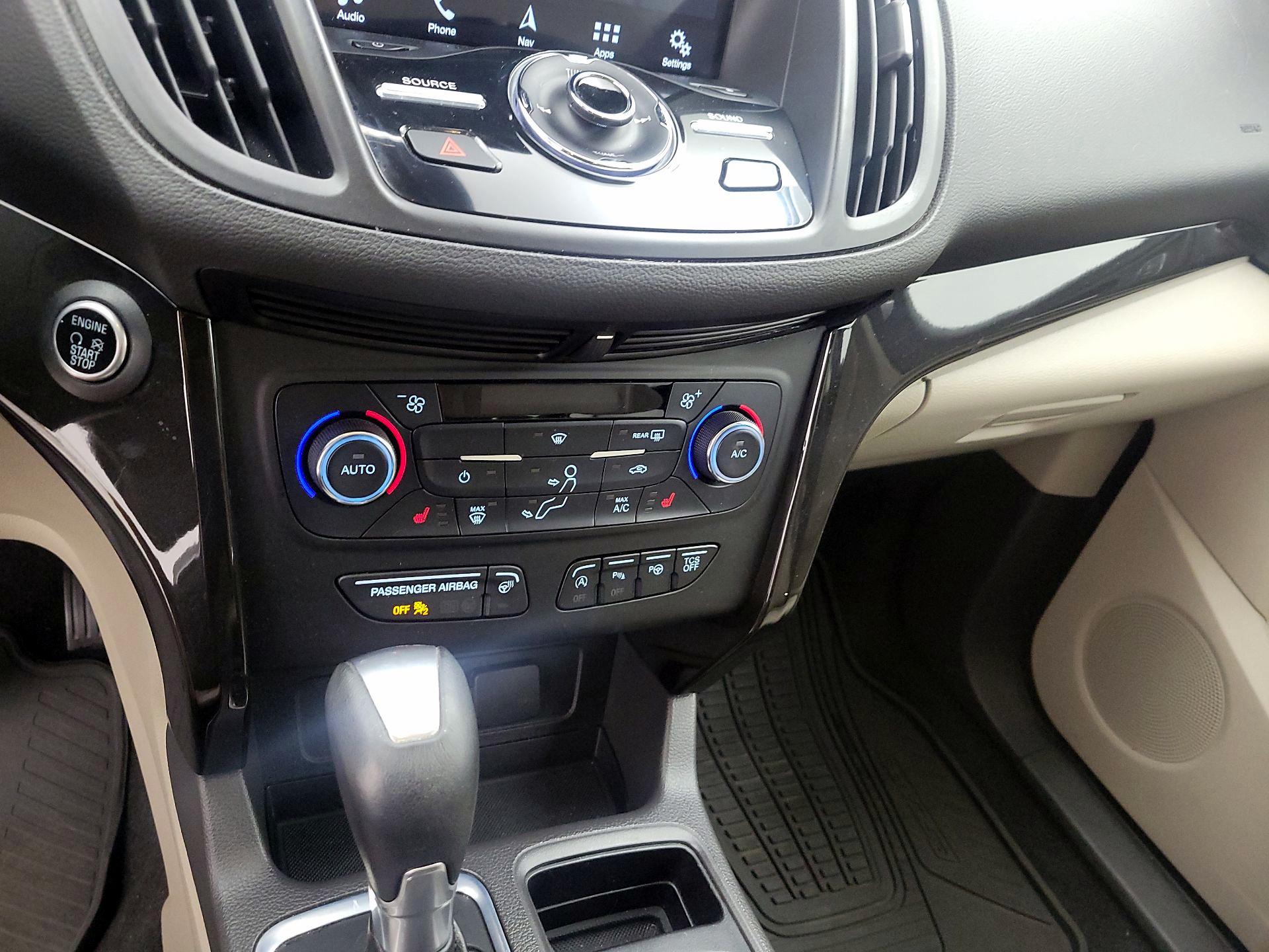Thumbnail: 2017 Ford Escape - 17