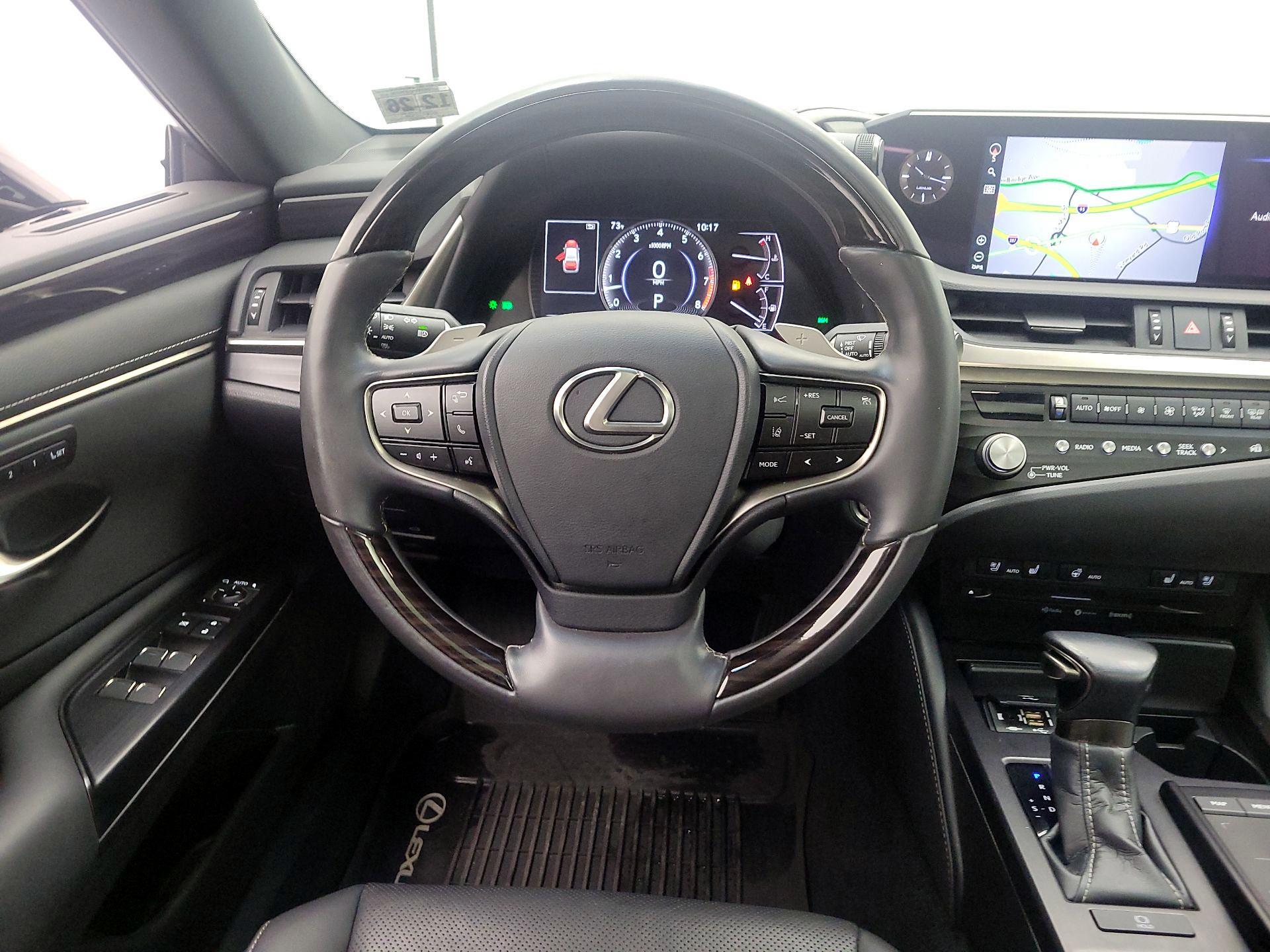 Thumbnail: 2021 Lexus ES - 10