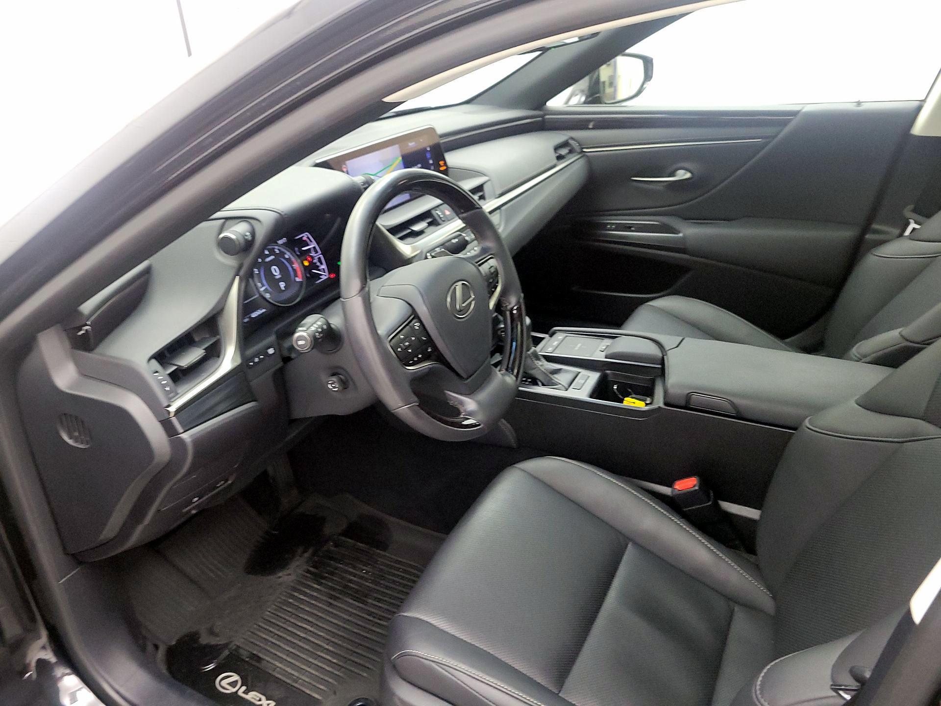 Thumbnail: 2021 Lexus ES - 11