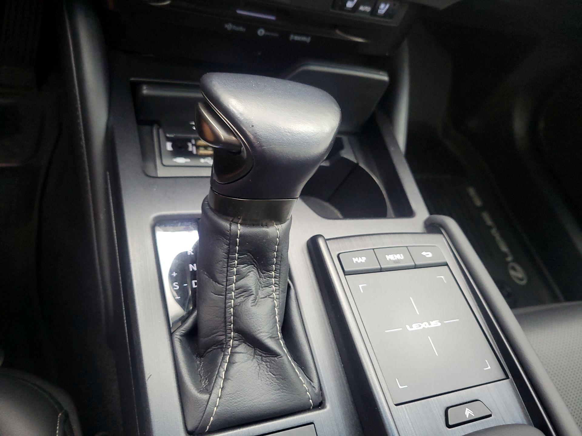 Thumbnail: 2021 Lexus ES - 18