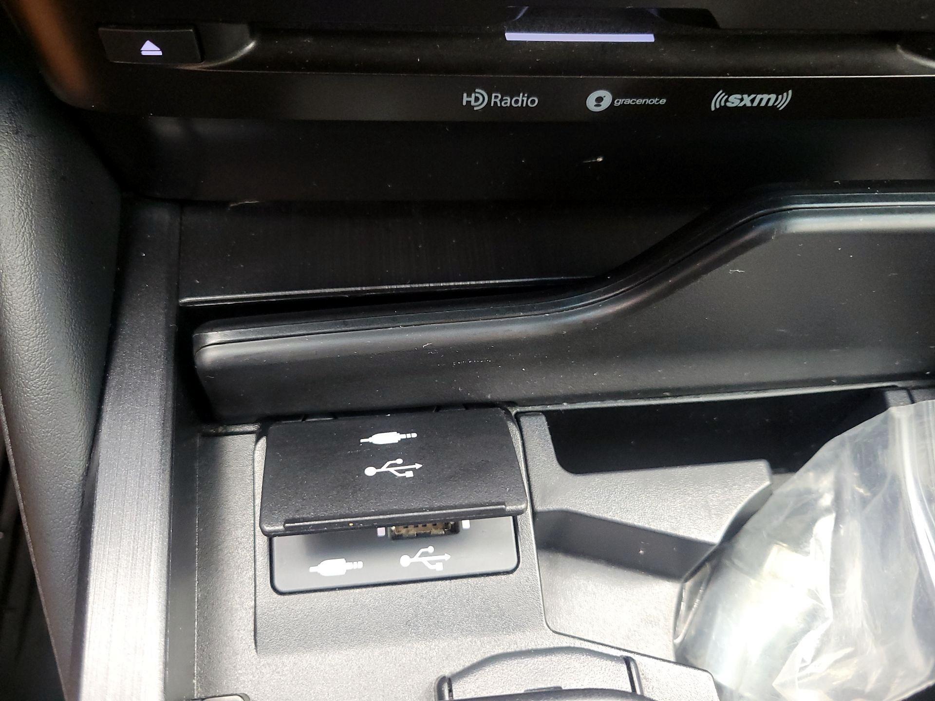 Thumbnail: 2021 Lexus ES - 19
