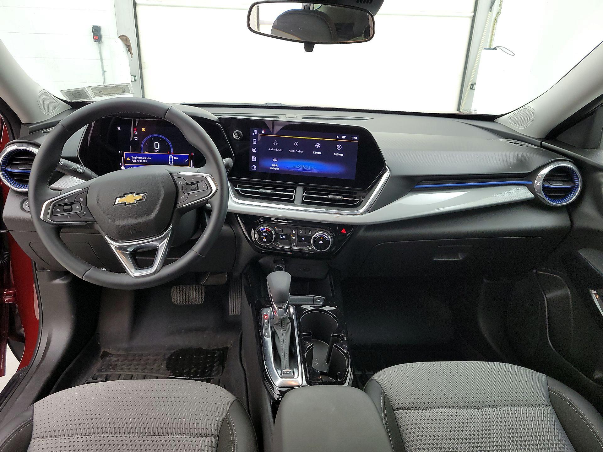 Thumbnail: 2024 Chevrolet Trax - 9