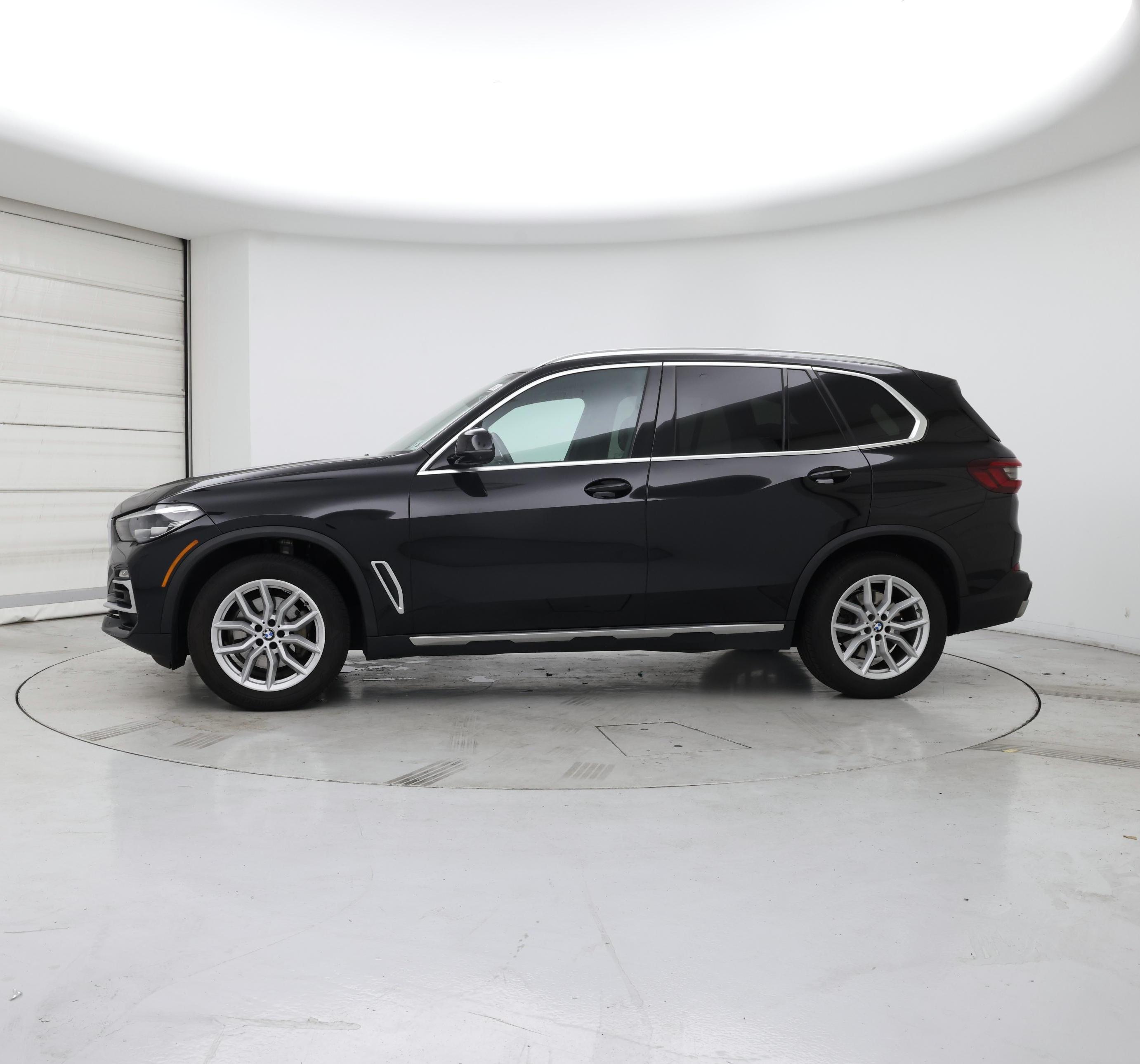 Thumbnail: 2021 BMW X5 - 3