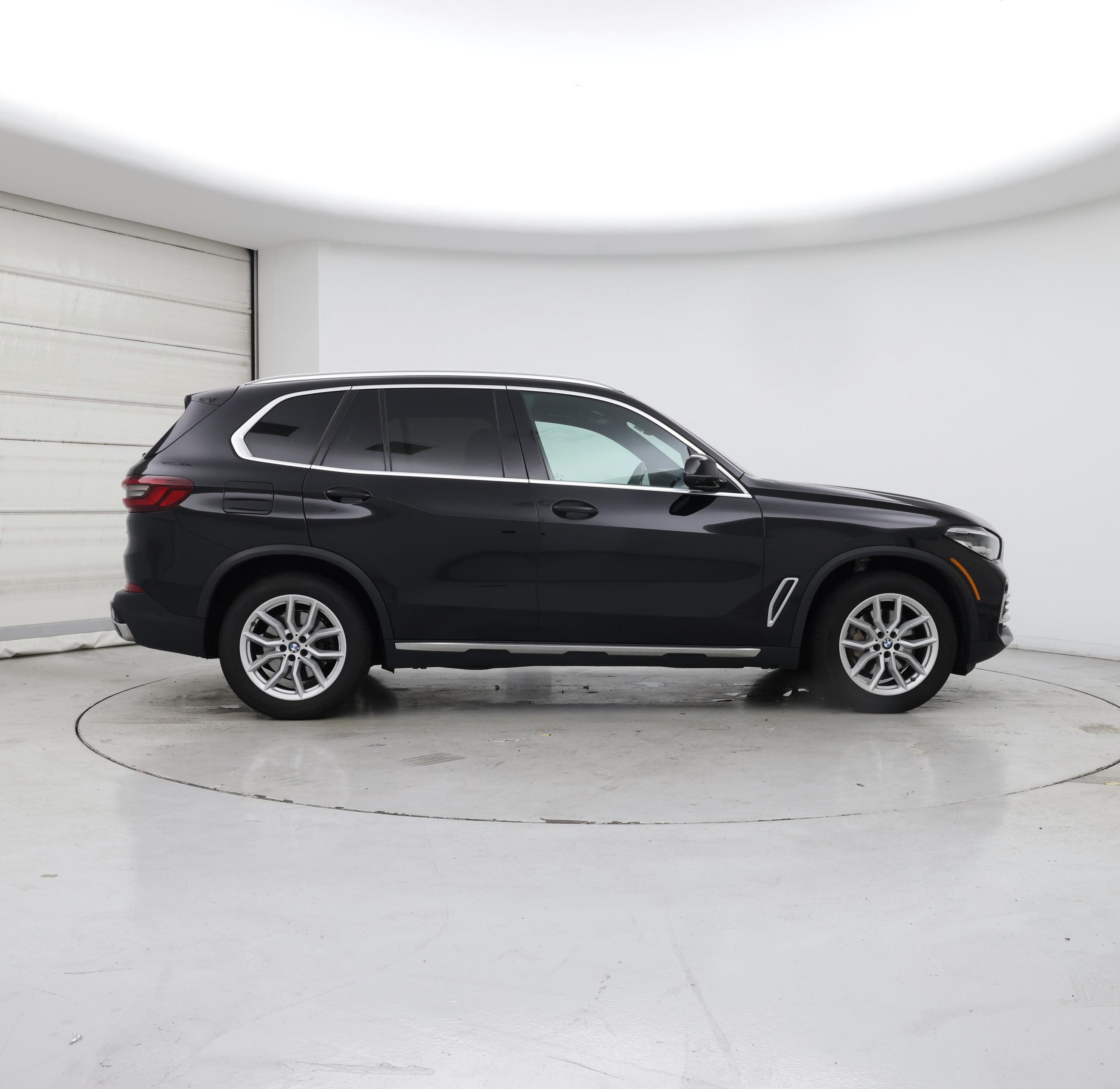 Thumbnail: 2021 BMW X5 - 7