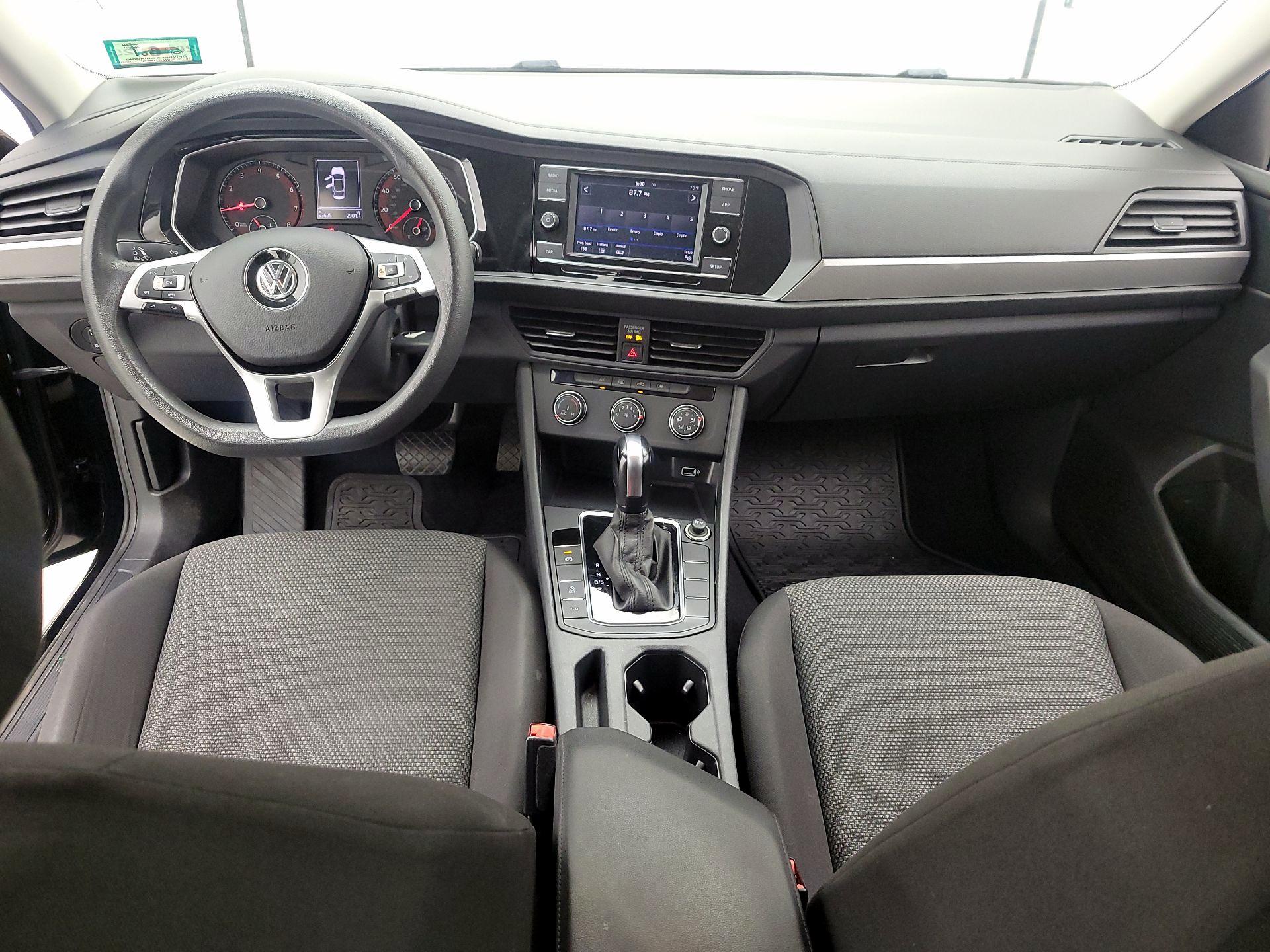 Thumbnail: 2019 Volkswagen Jetta - 9