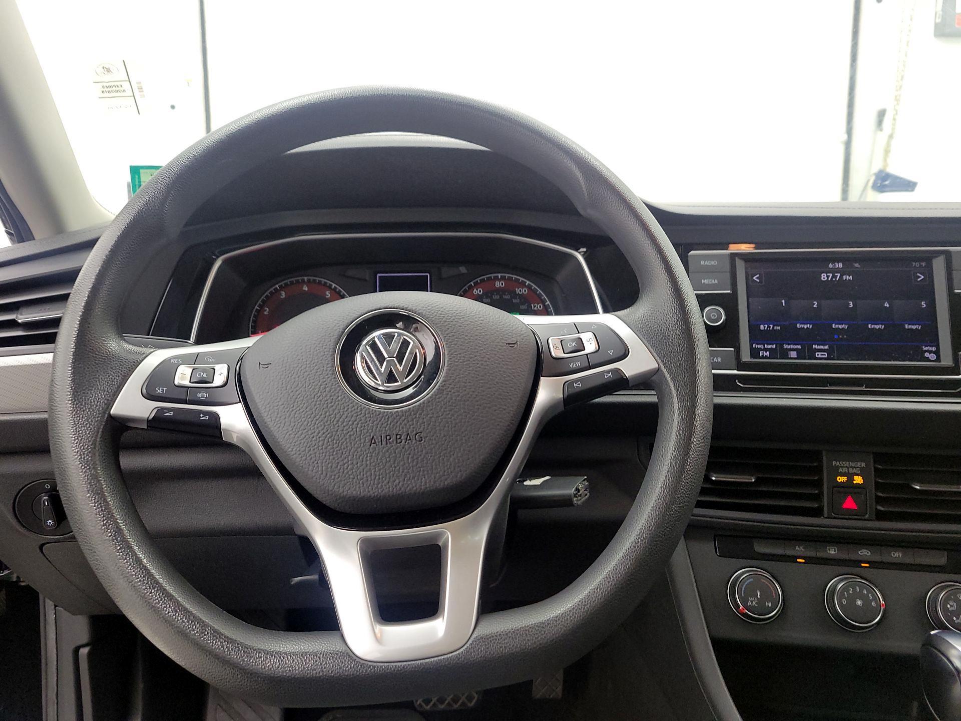 Thumbnail: 2019 Volkswagen Jetta - 10