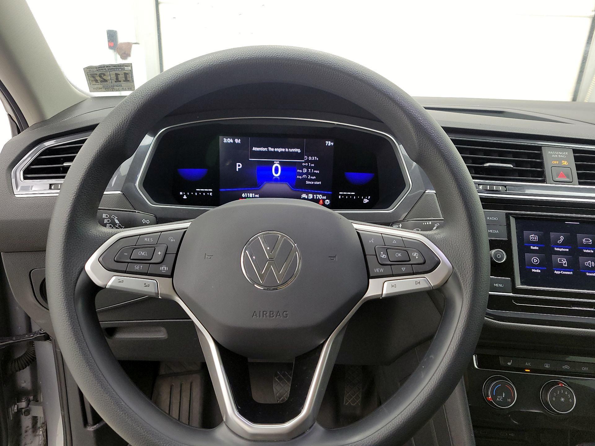 Thumbnail: 2023 Volkswagen Tiguan - 10