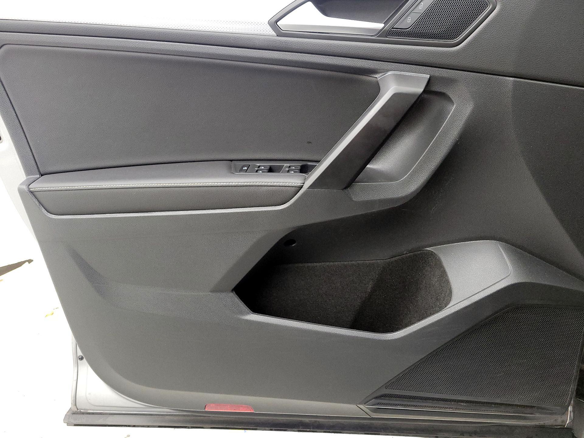 Thumbnail: 2023 Volkswagen Tiguan - 12