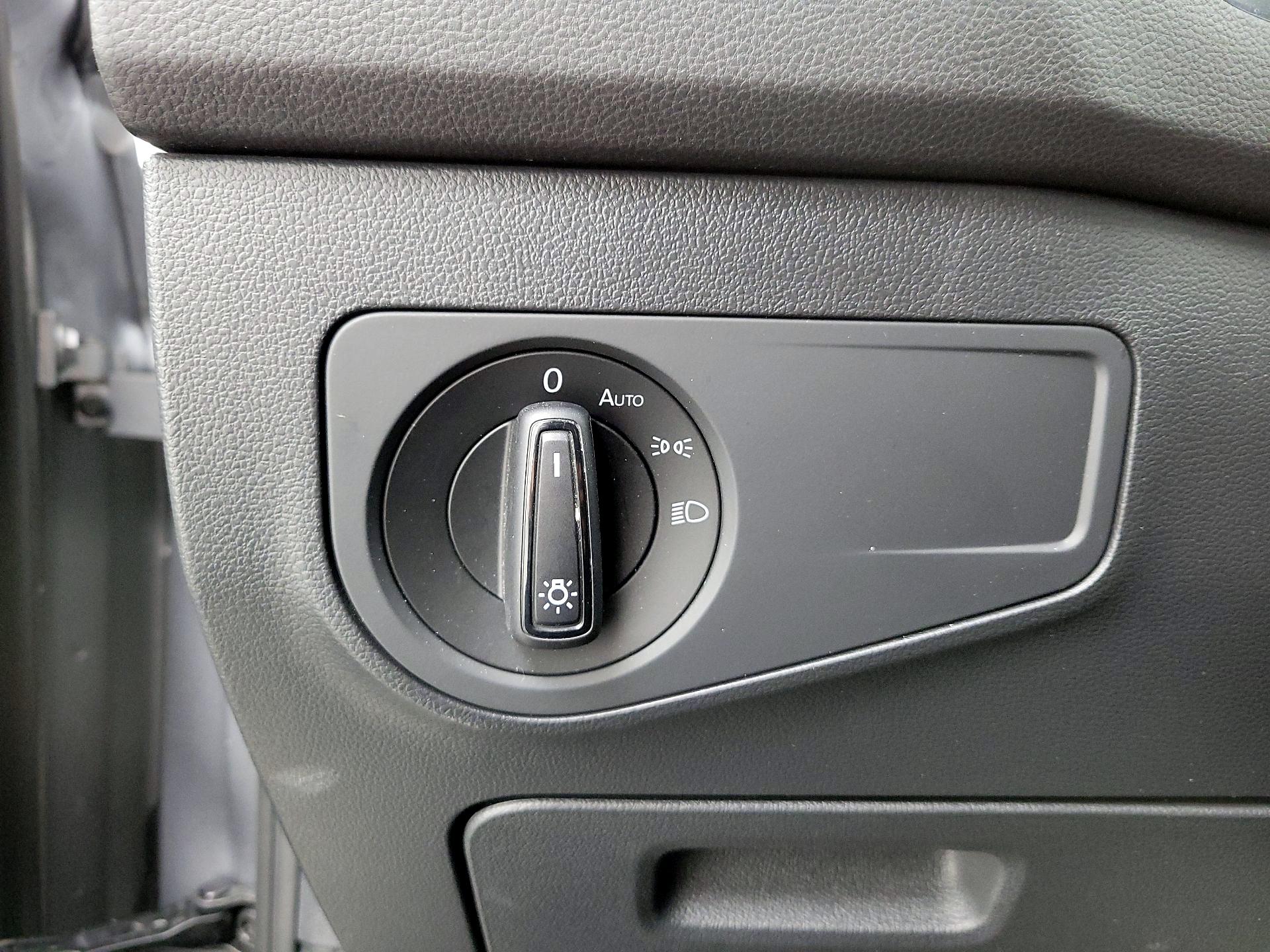 Thumbnail: 2023 Volkswagen Tiguan - 13