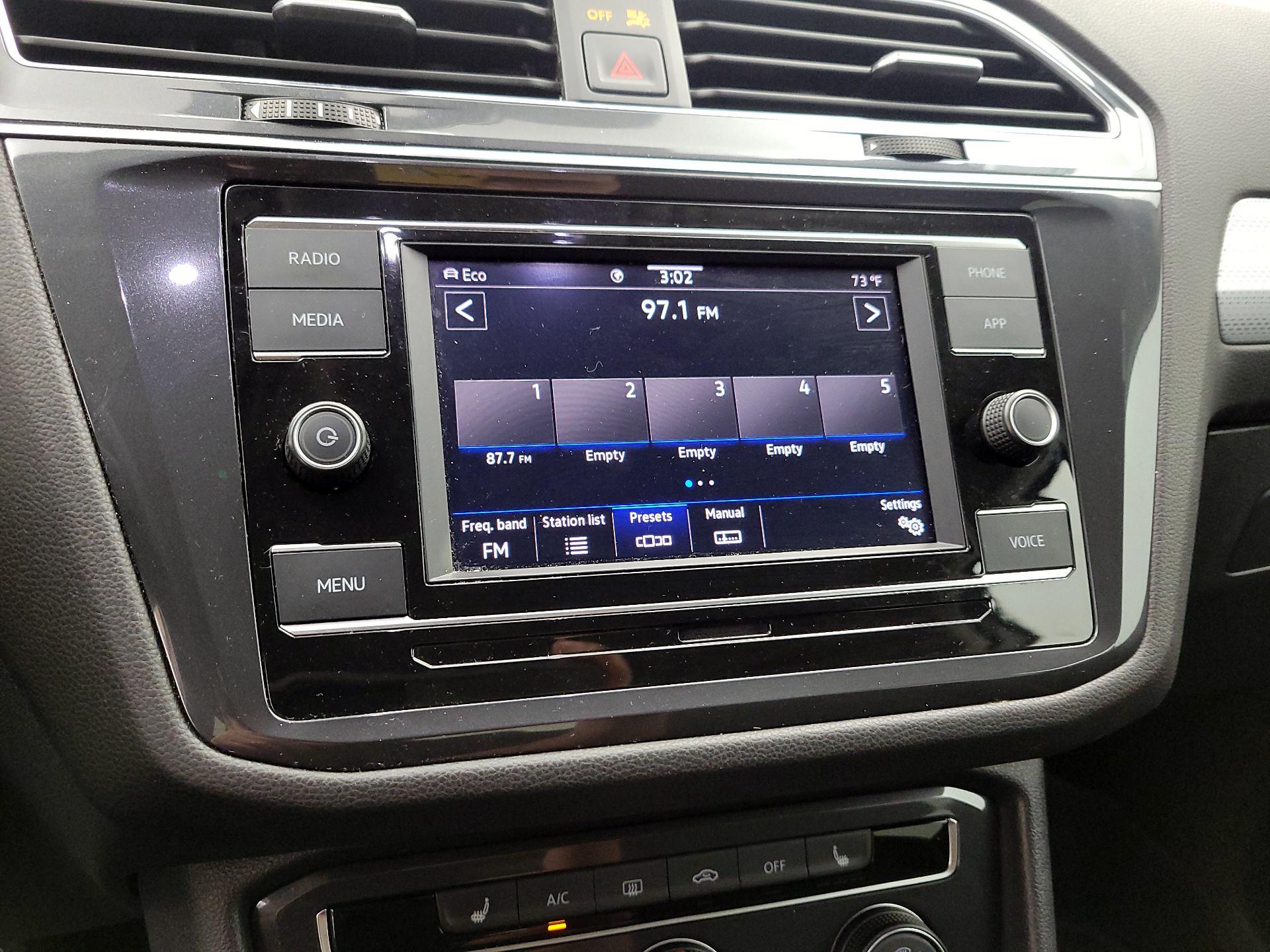 Thumbnail: 2023 Volkswagen Tiguan - 15