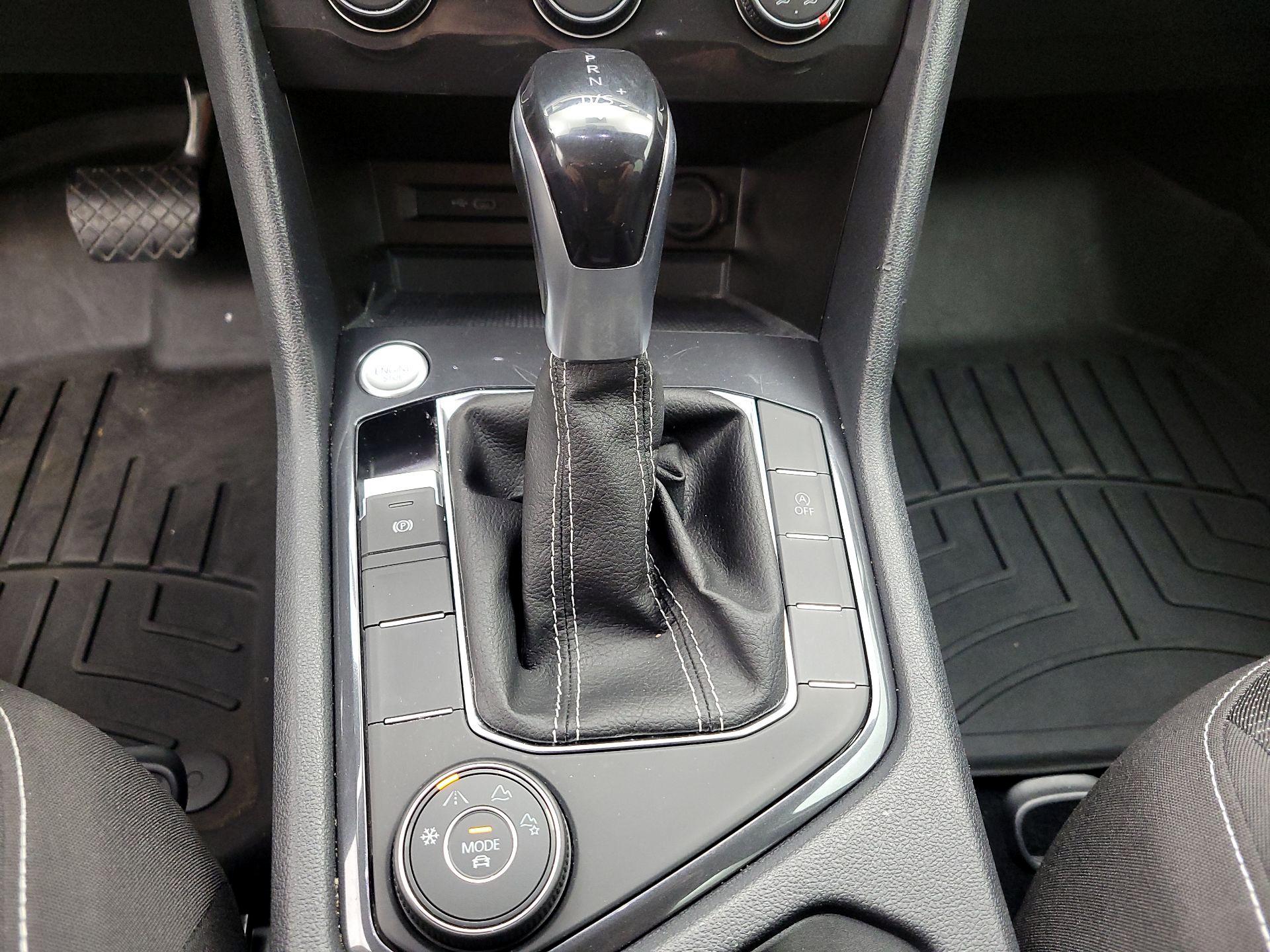 Thumbnail: 2023 Volkswagen Tiguan - 17