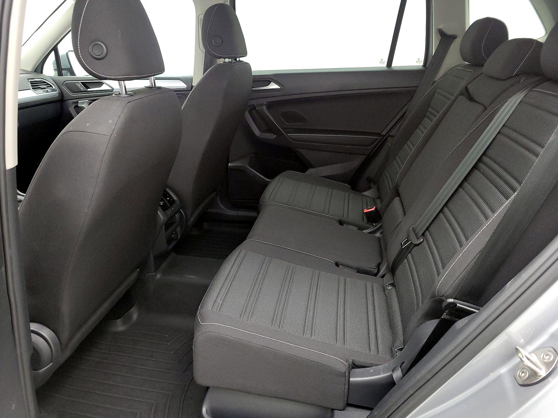 Thumbnail: 2023 Volkswagen Tiguan - 19