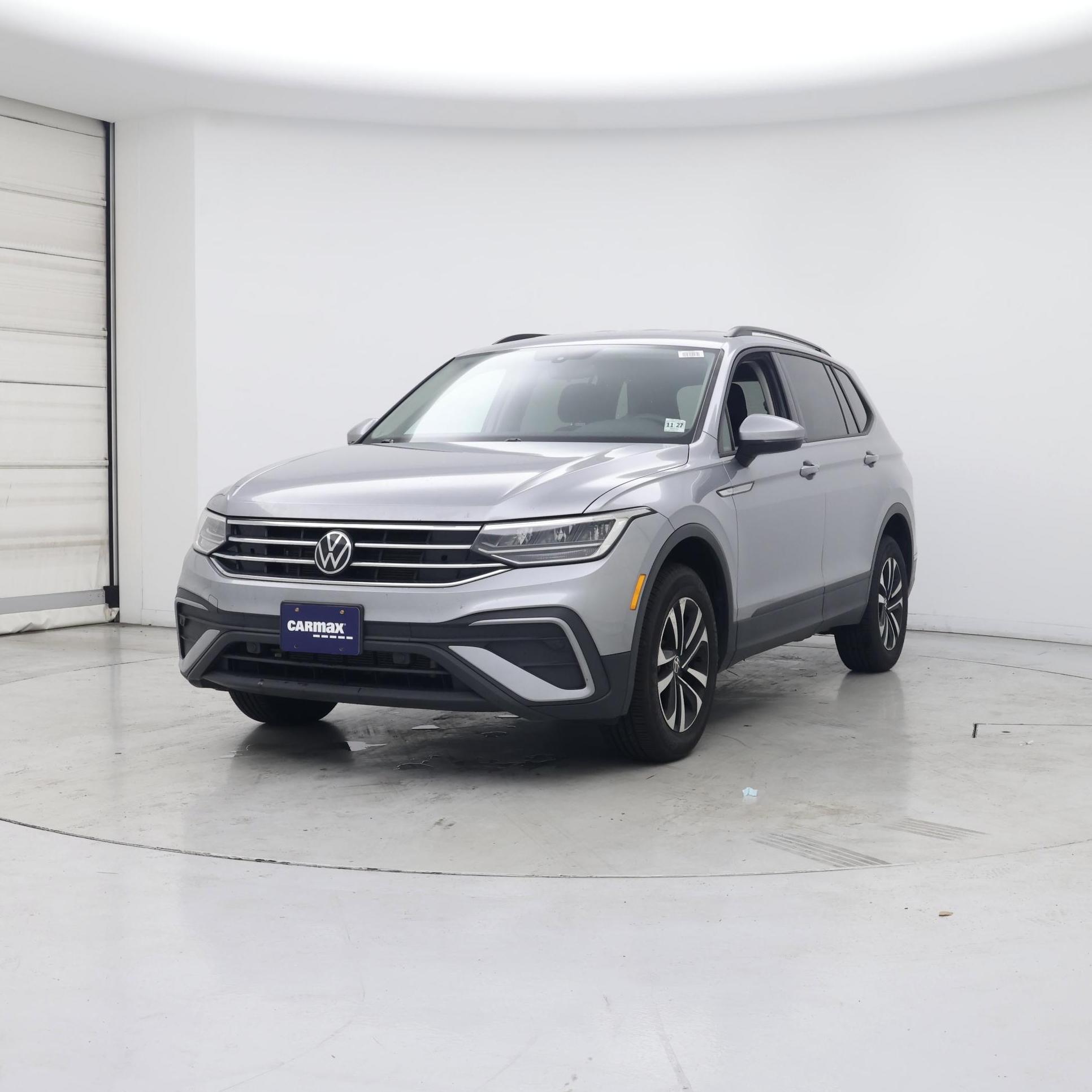 Thumbnail: 2023 Volkswagen Tiguan - 4