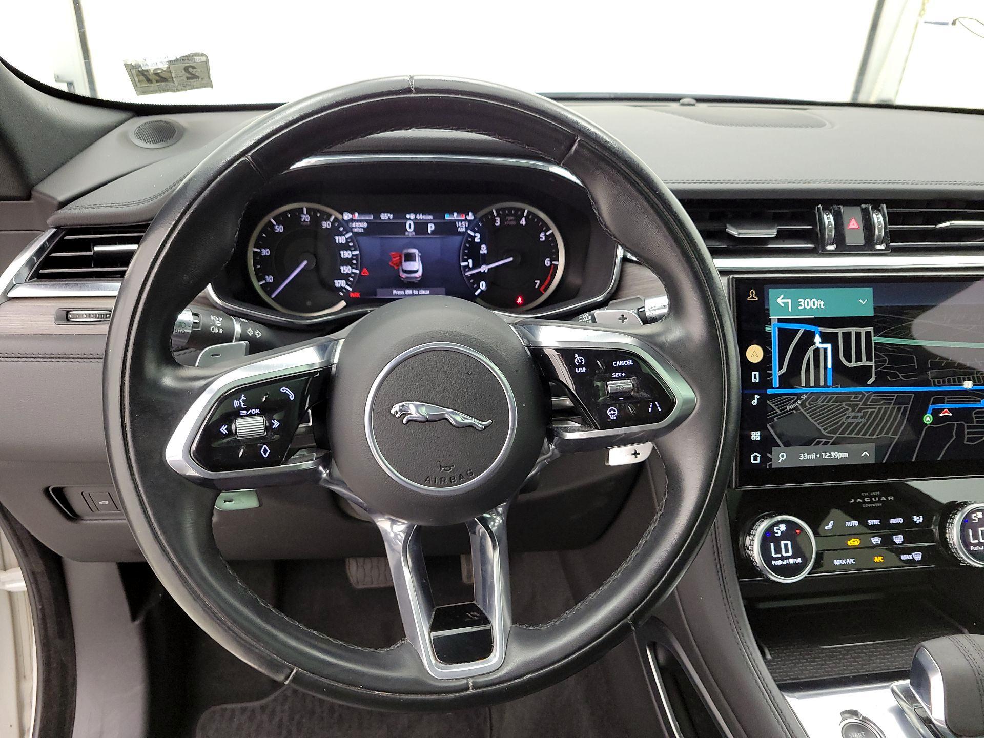 Thumbnail: 2022 Jaguar F-Pace - 10